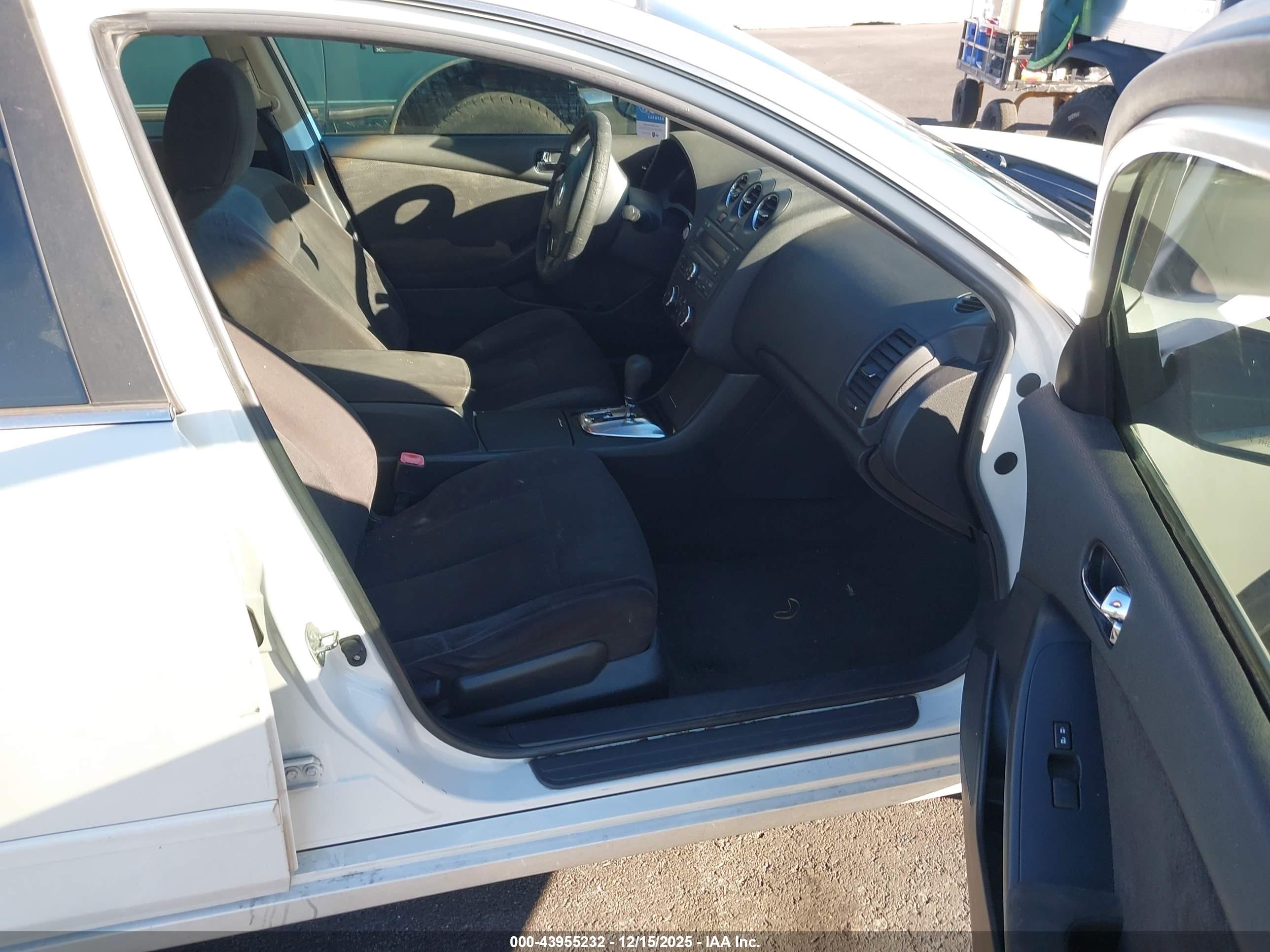 NISSAN ALTIMA image 5