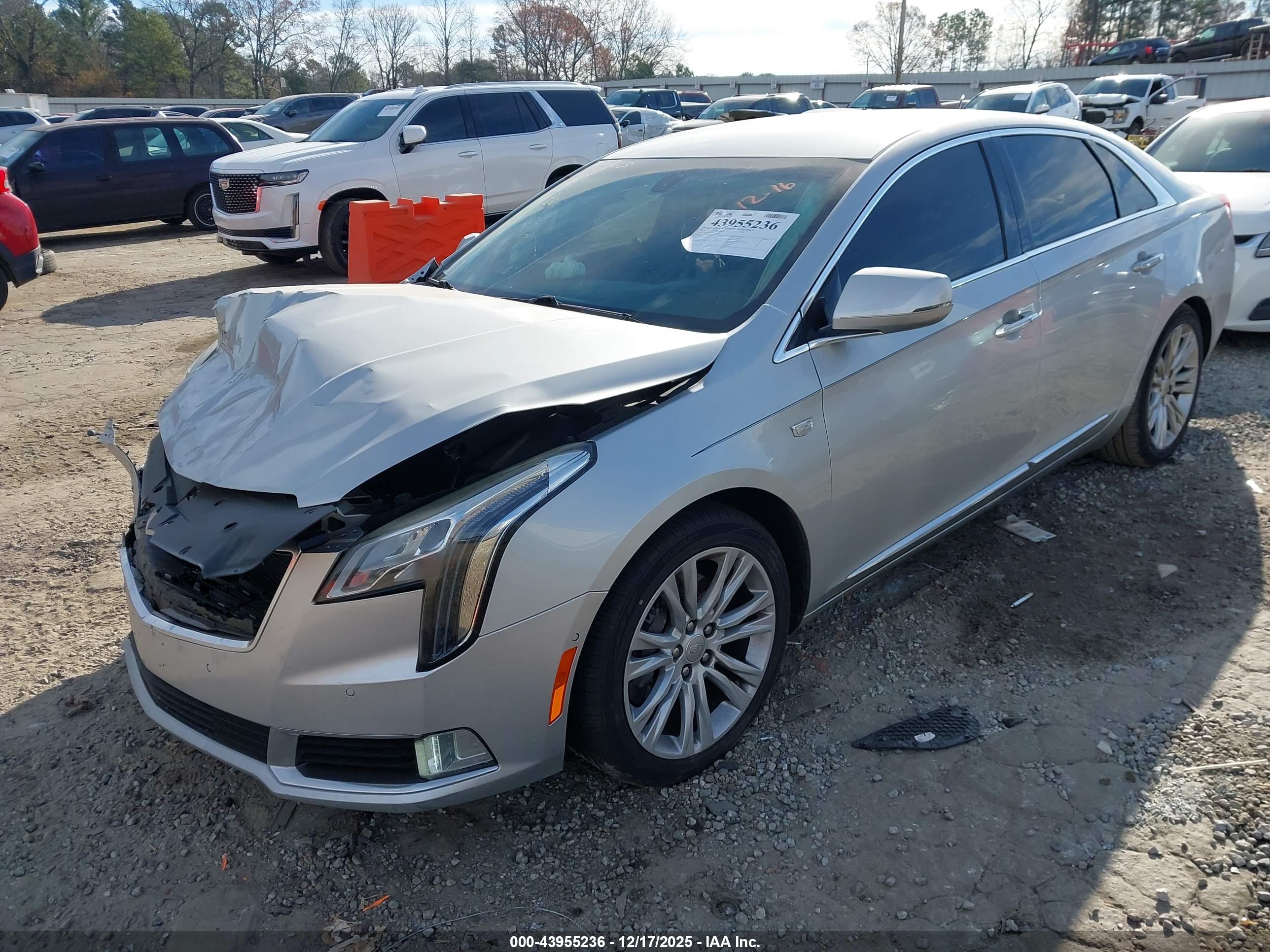 CADILLAC XTS image 2