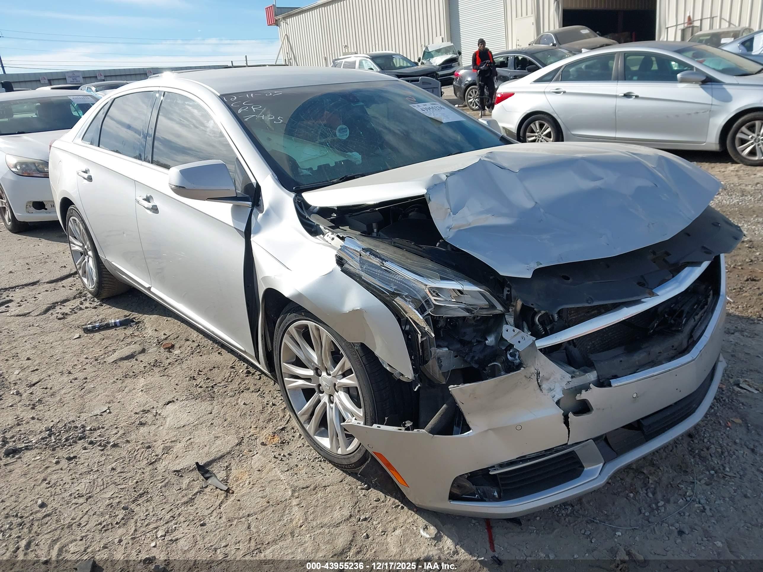 CADILLAC XTS image 6