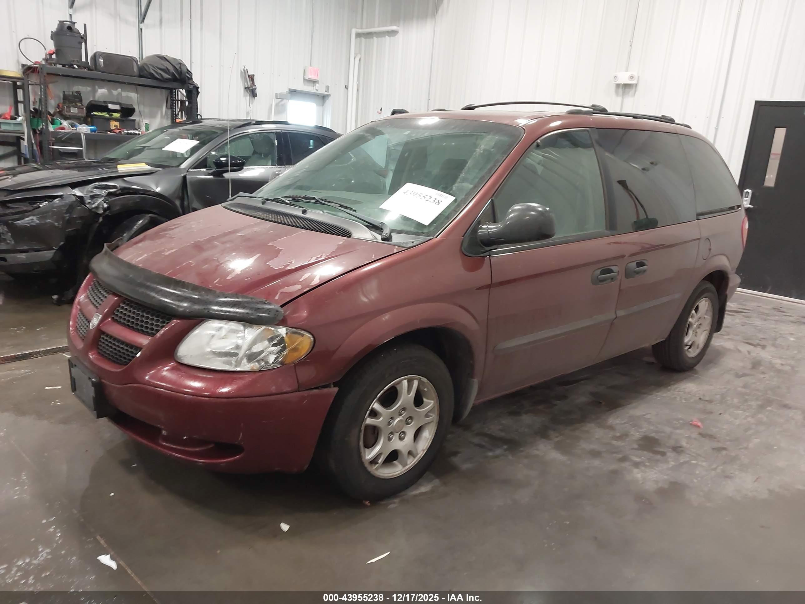 DODGE CARAVAN image 2