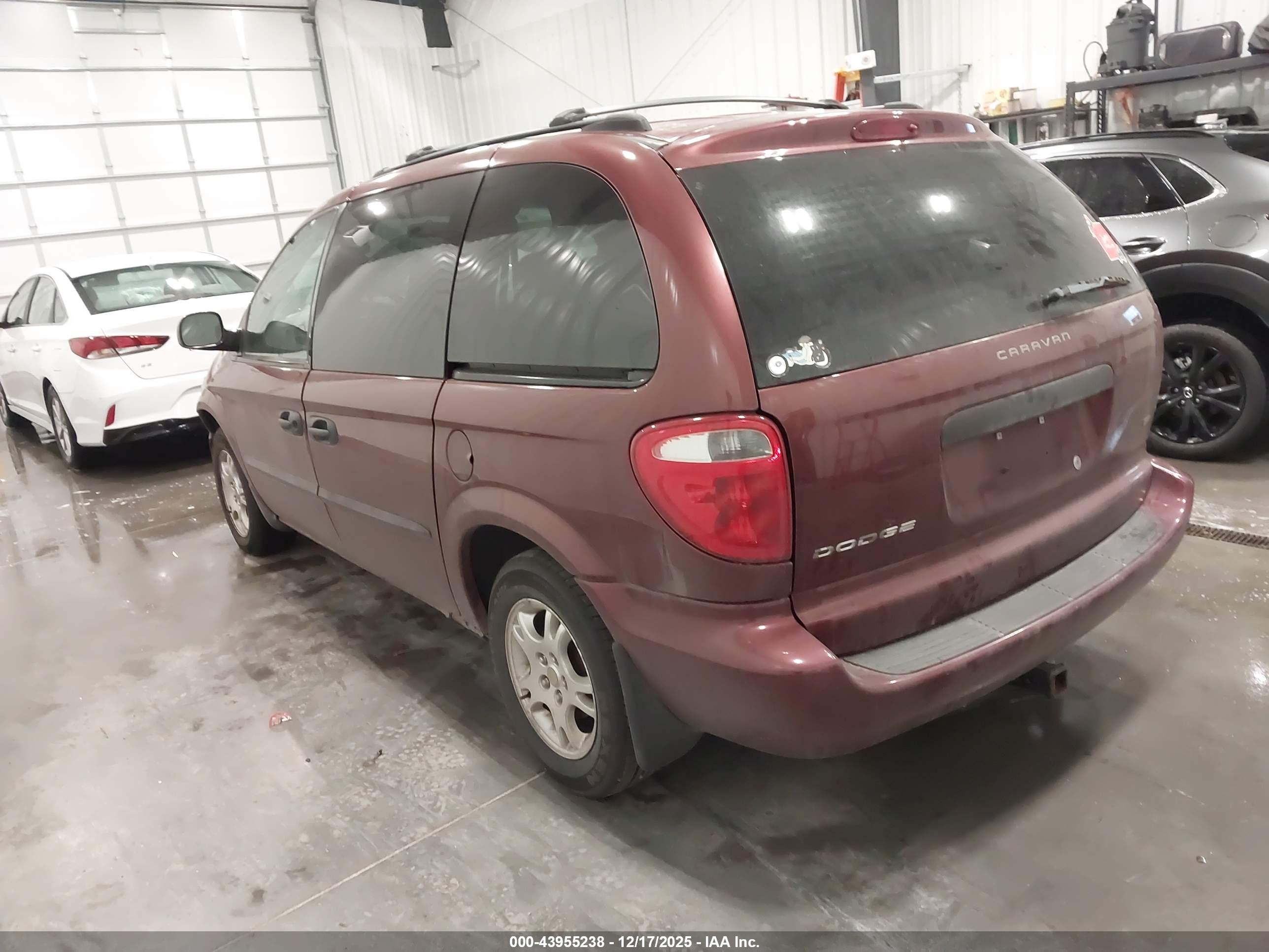 DODGE CARAVAN image 3