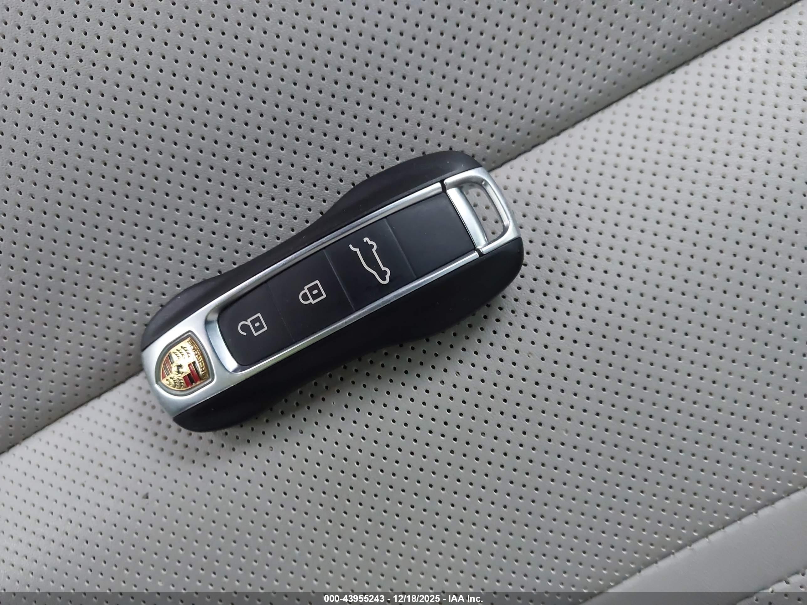 PORSCHE CAYENNE image 11