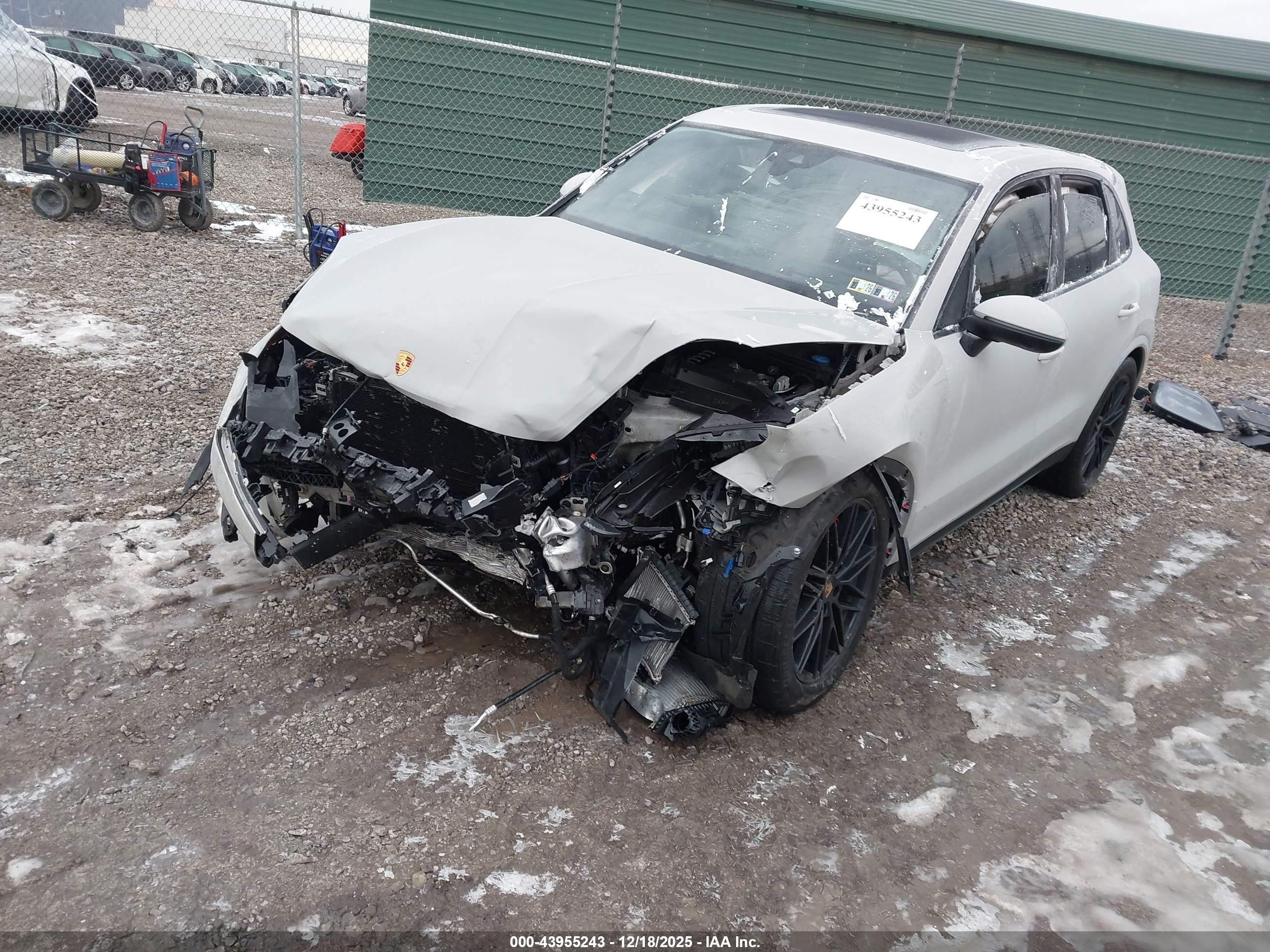 PORSCHE CAYENNE image 2