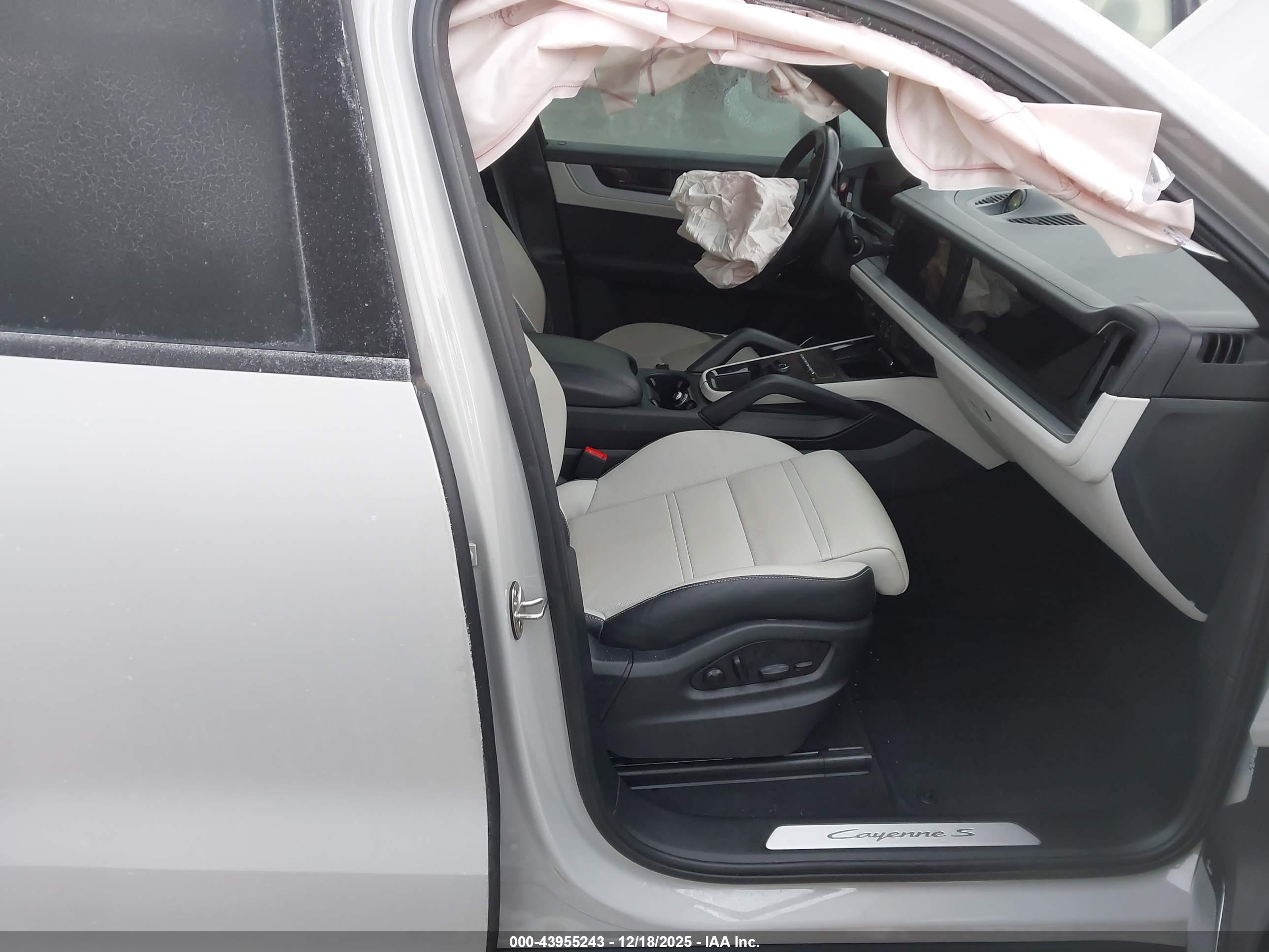 PORSCHE CAYENNE image 5