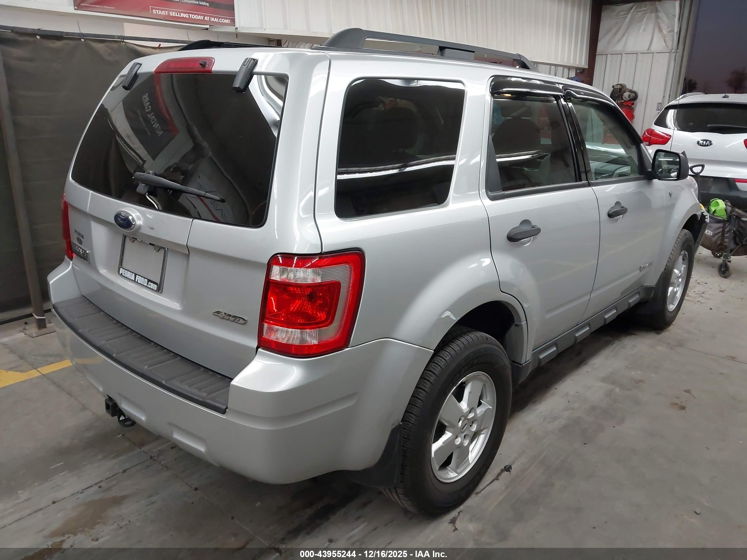 FORD ESCAPE image 4