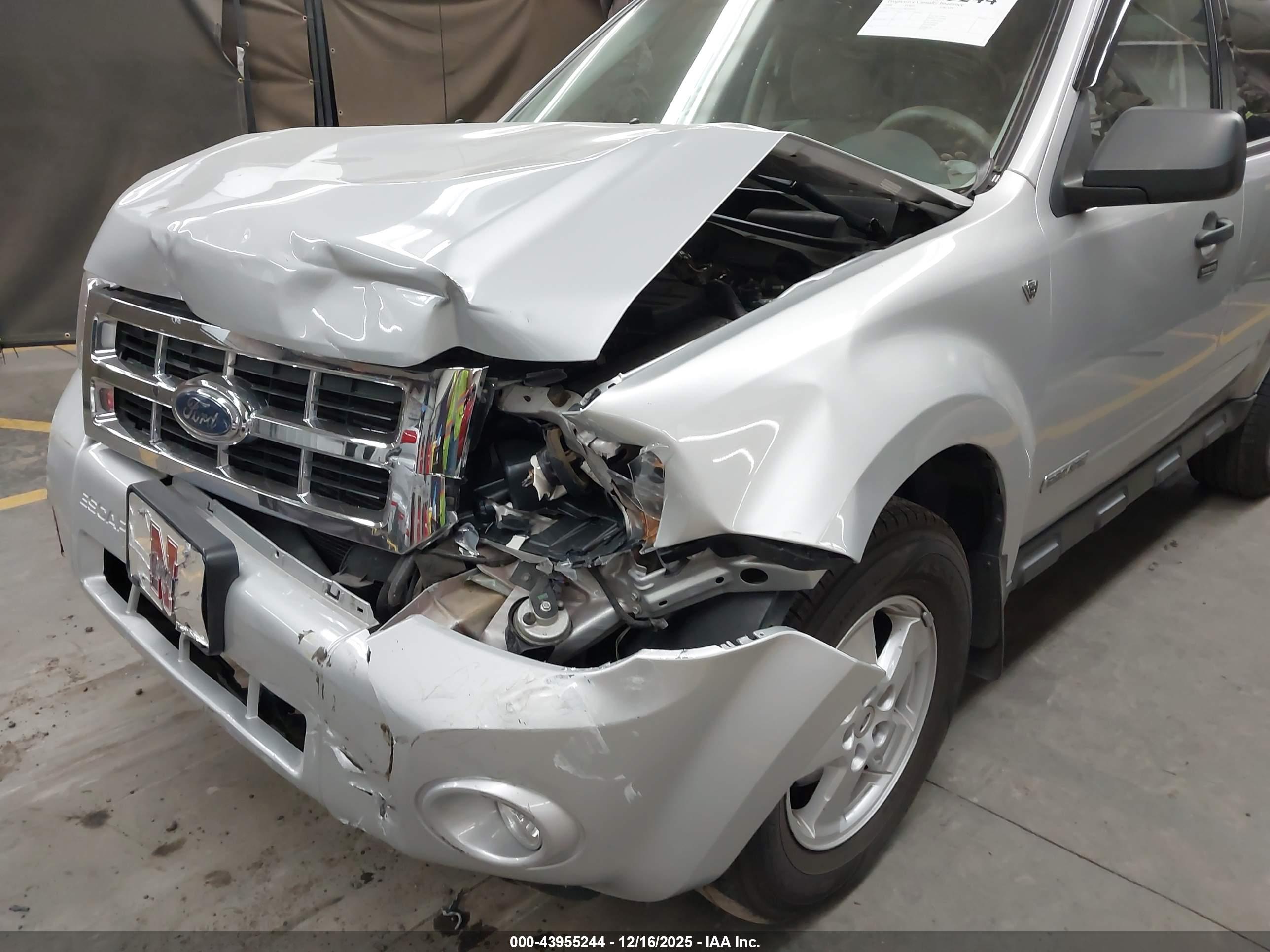 FORD ESCAPE image 6