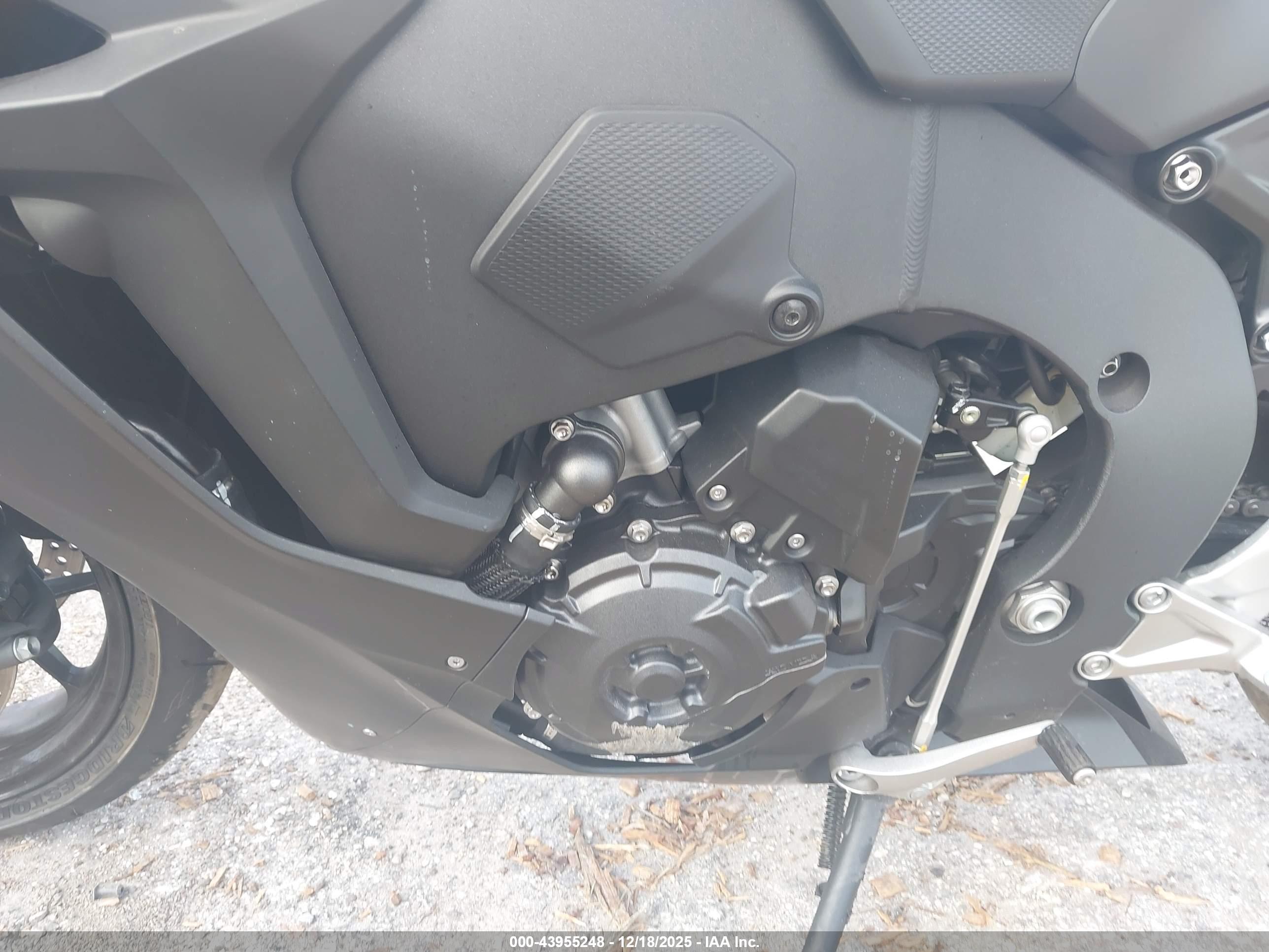 HONDA CBR1000 image 9