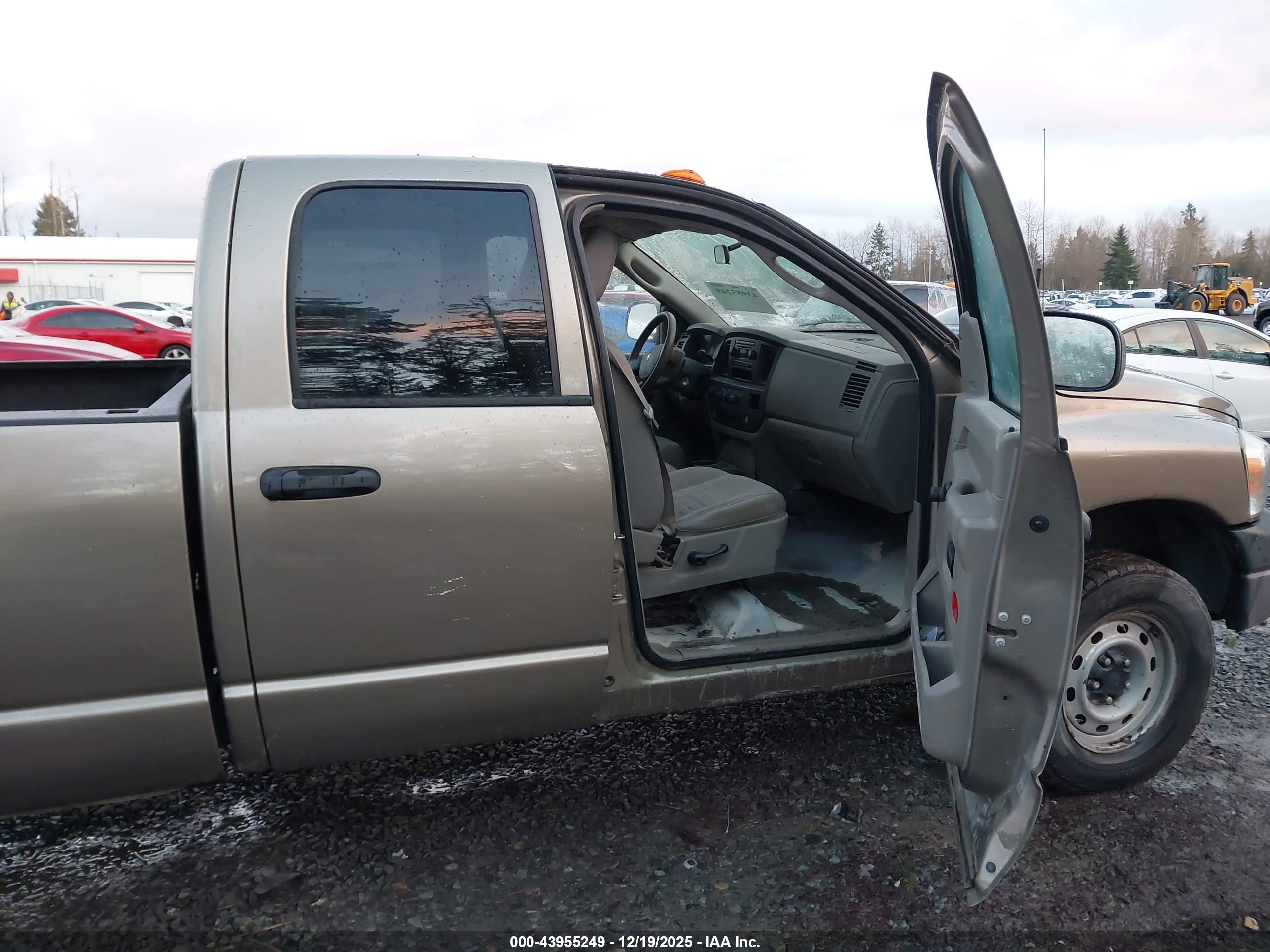 DODGE RAM image 5