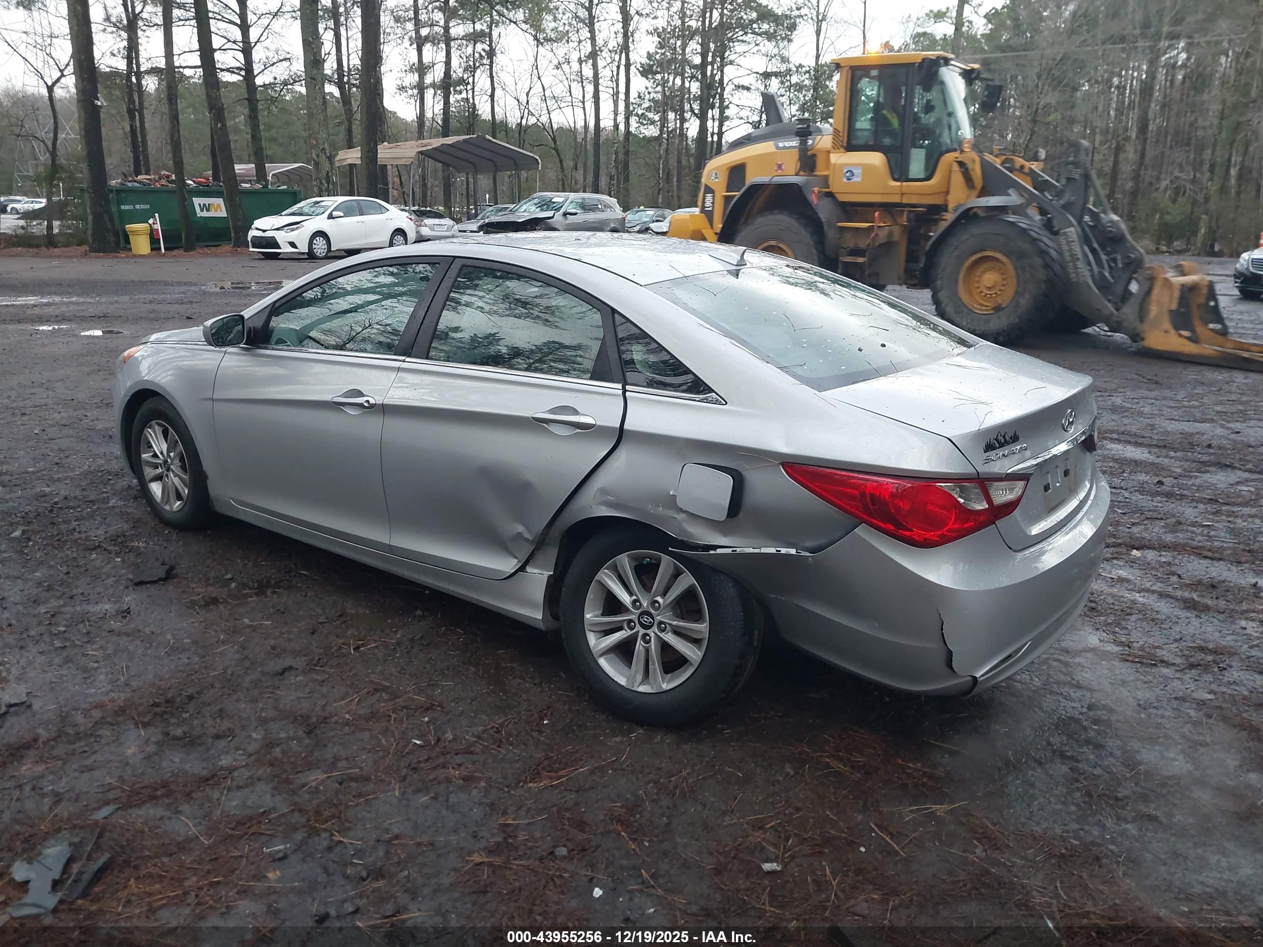 HYUNDAI SONATA image 3