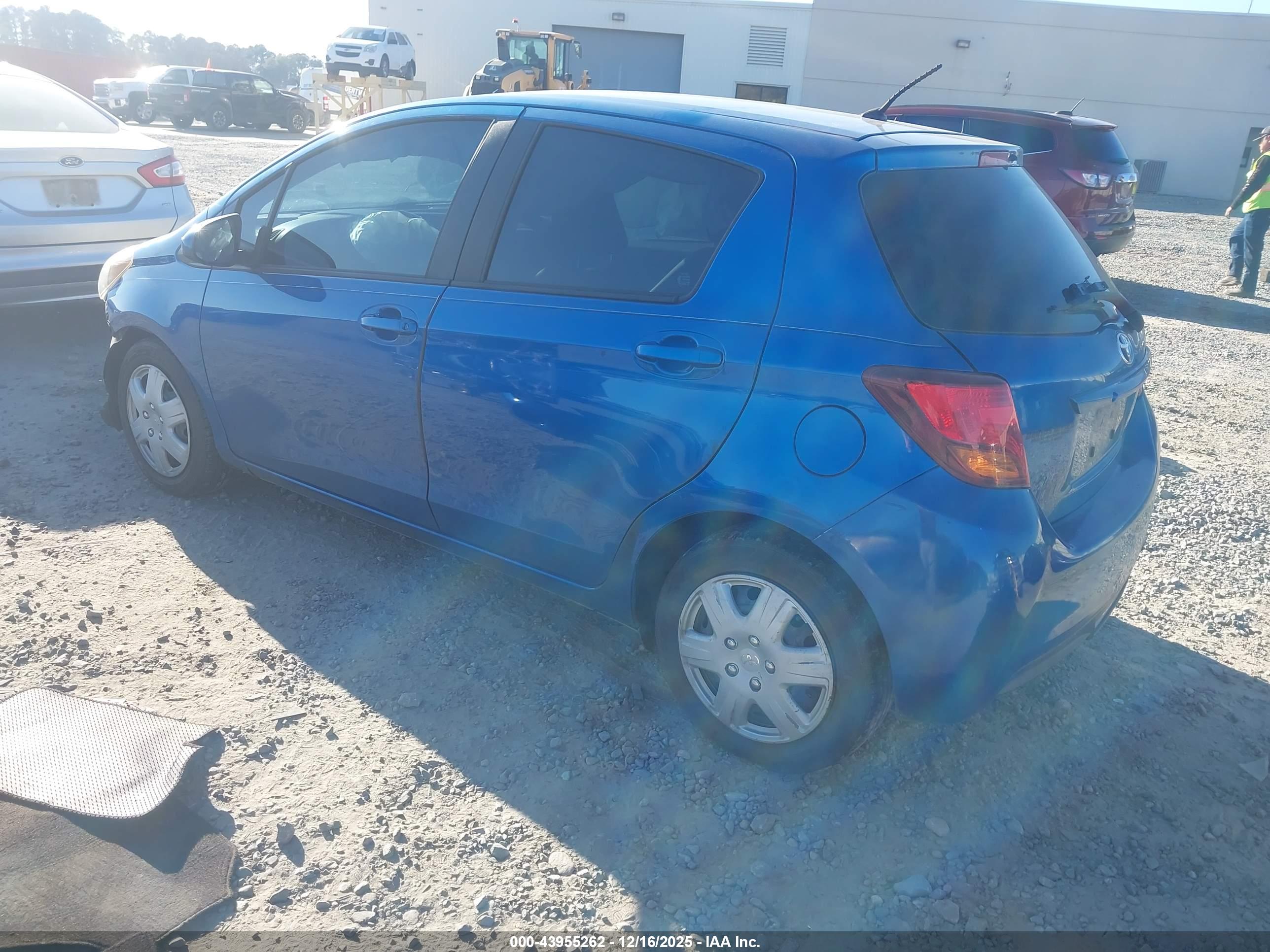 TOYOTA YARIS image 3