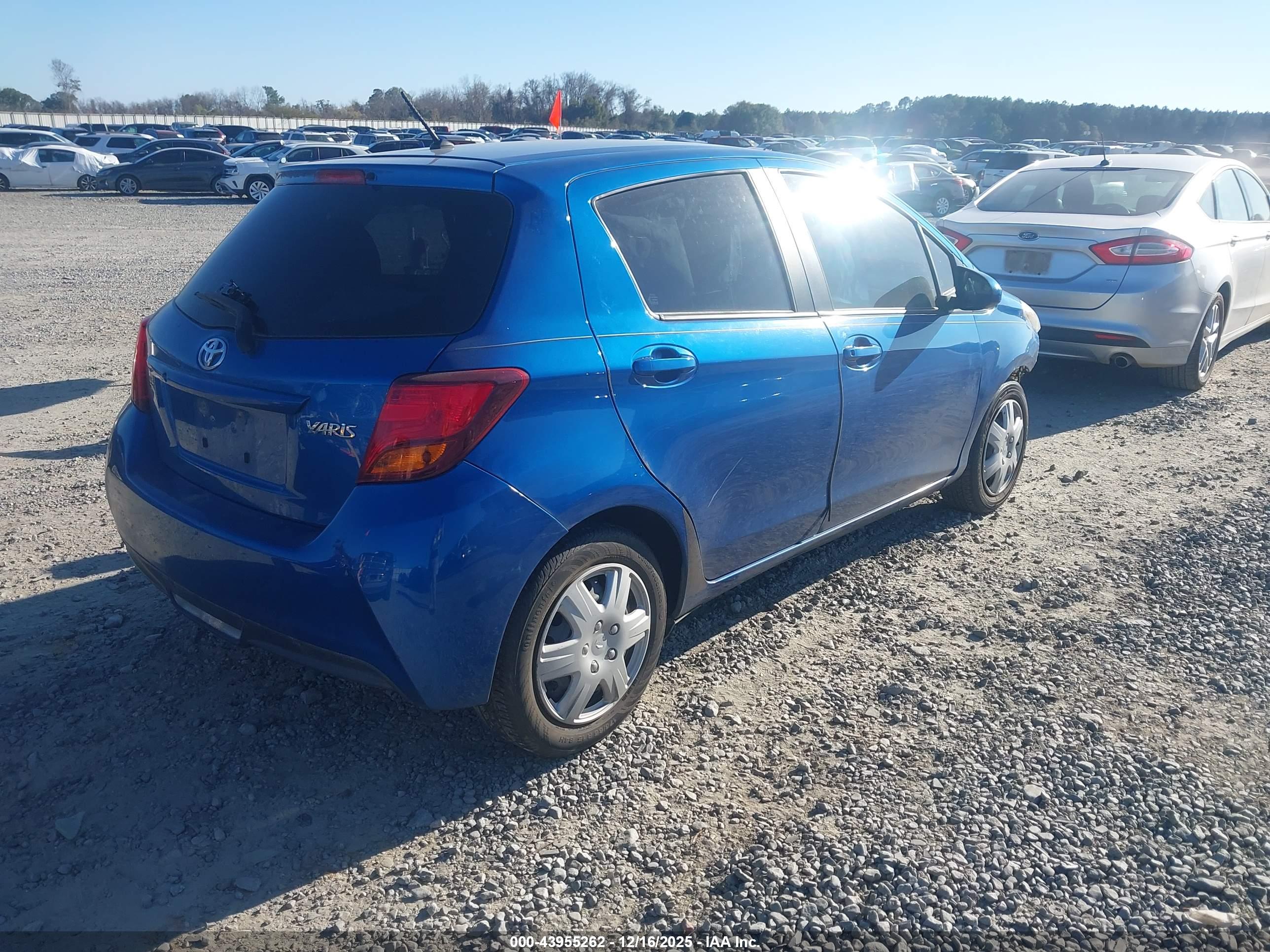 TOYOTA YARIS image 4