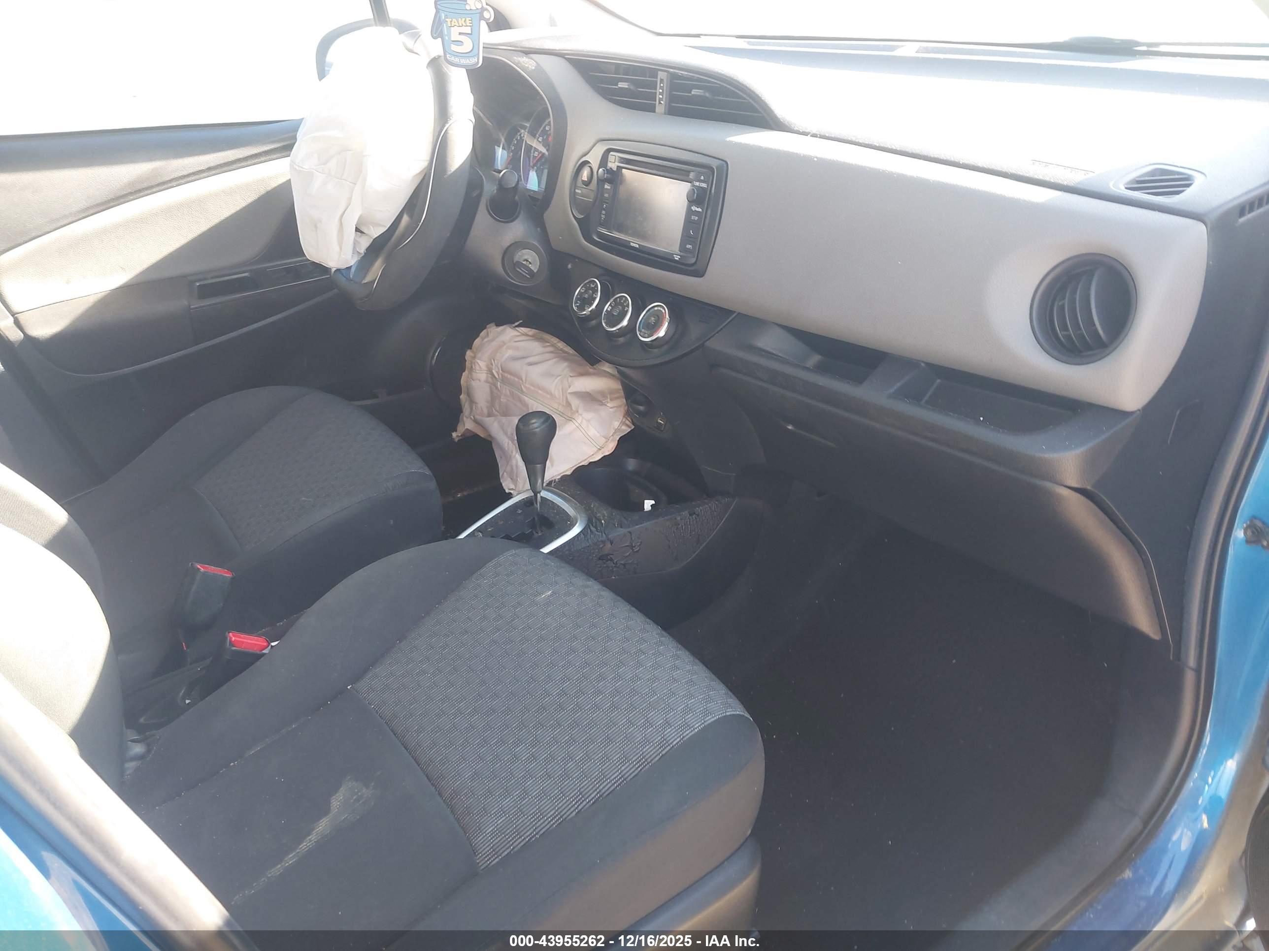 TOYOTA YARIS image 5