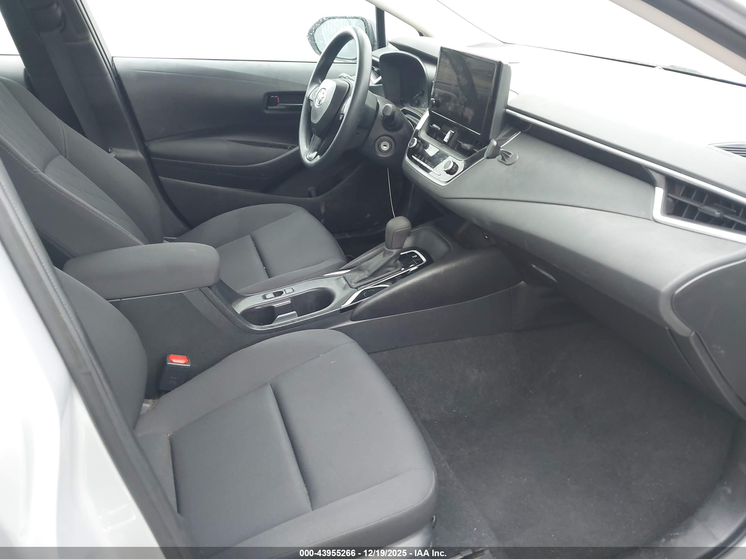TOYOTA COROLLA image 5