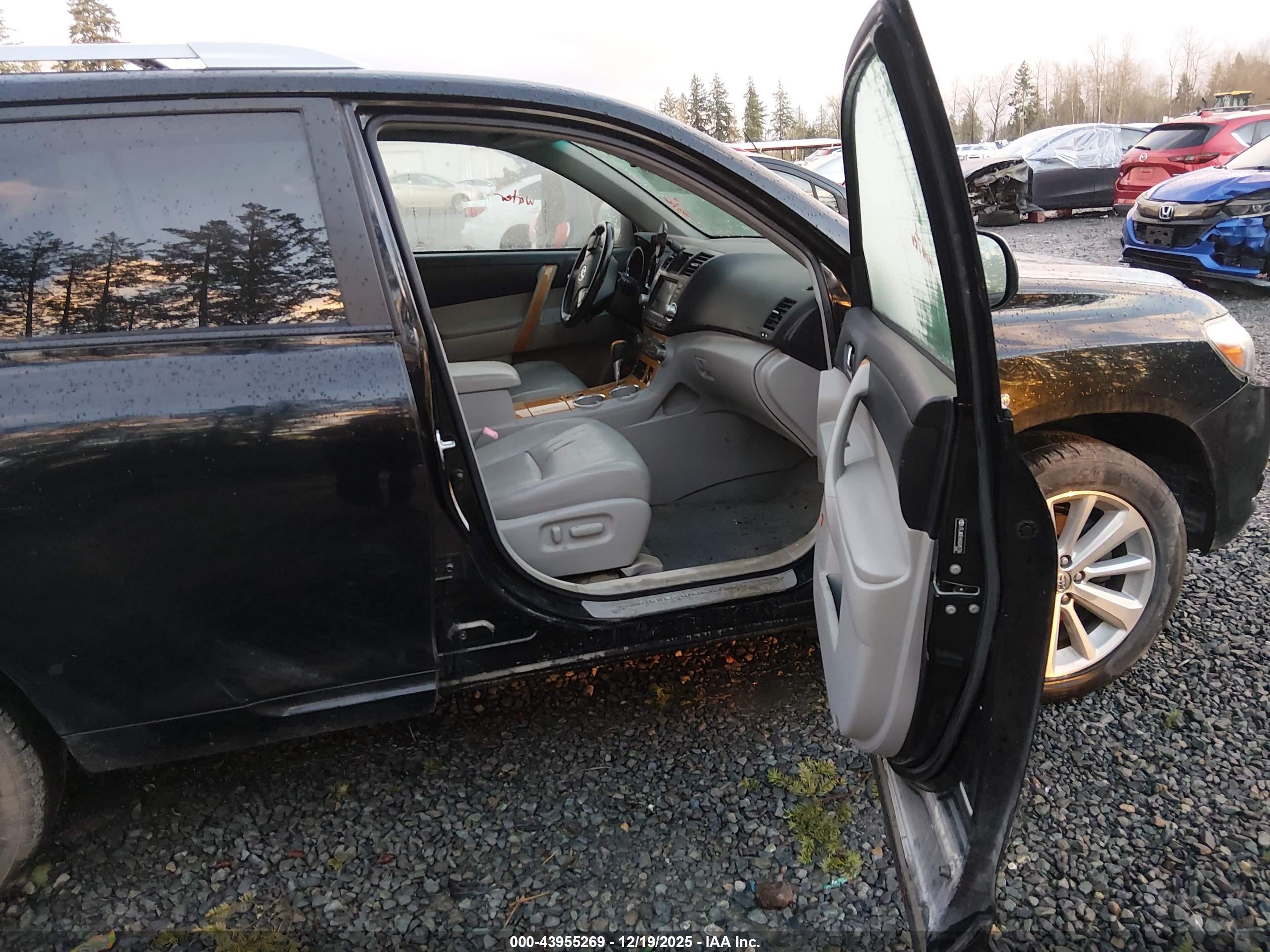 TOYOTA HIGHLANDER image 5