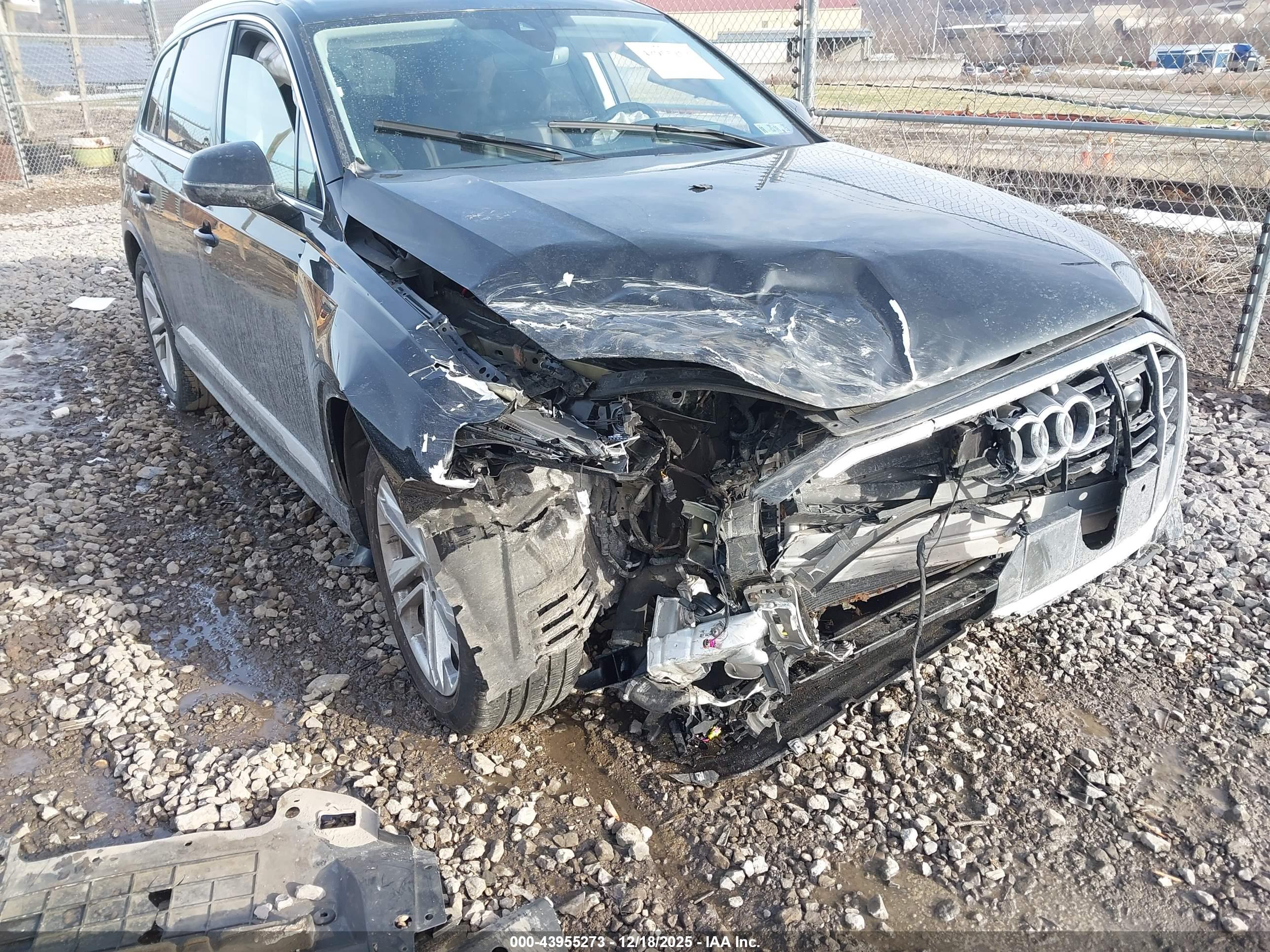 AUDI Q7 image 6