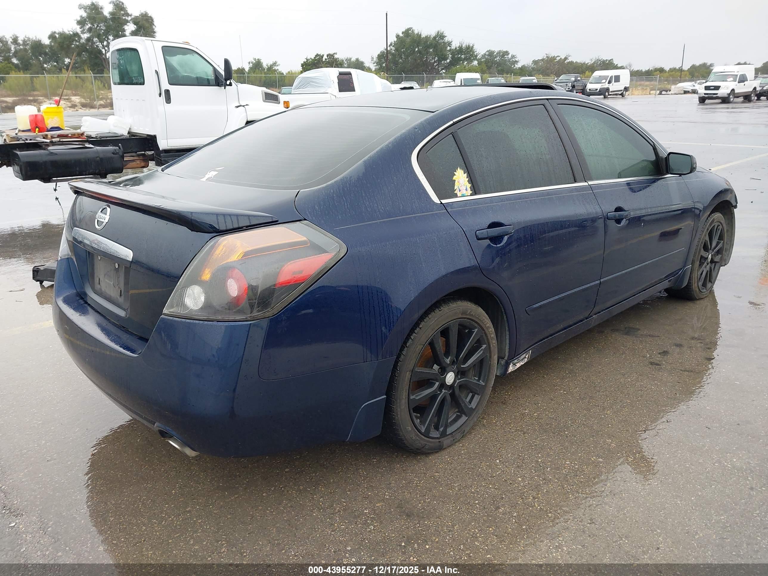 NISSAN ALTIMA image 4