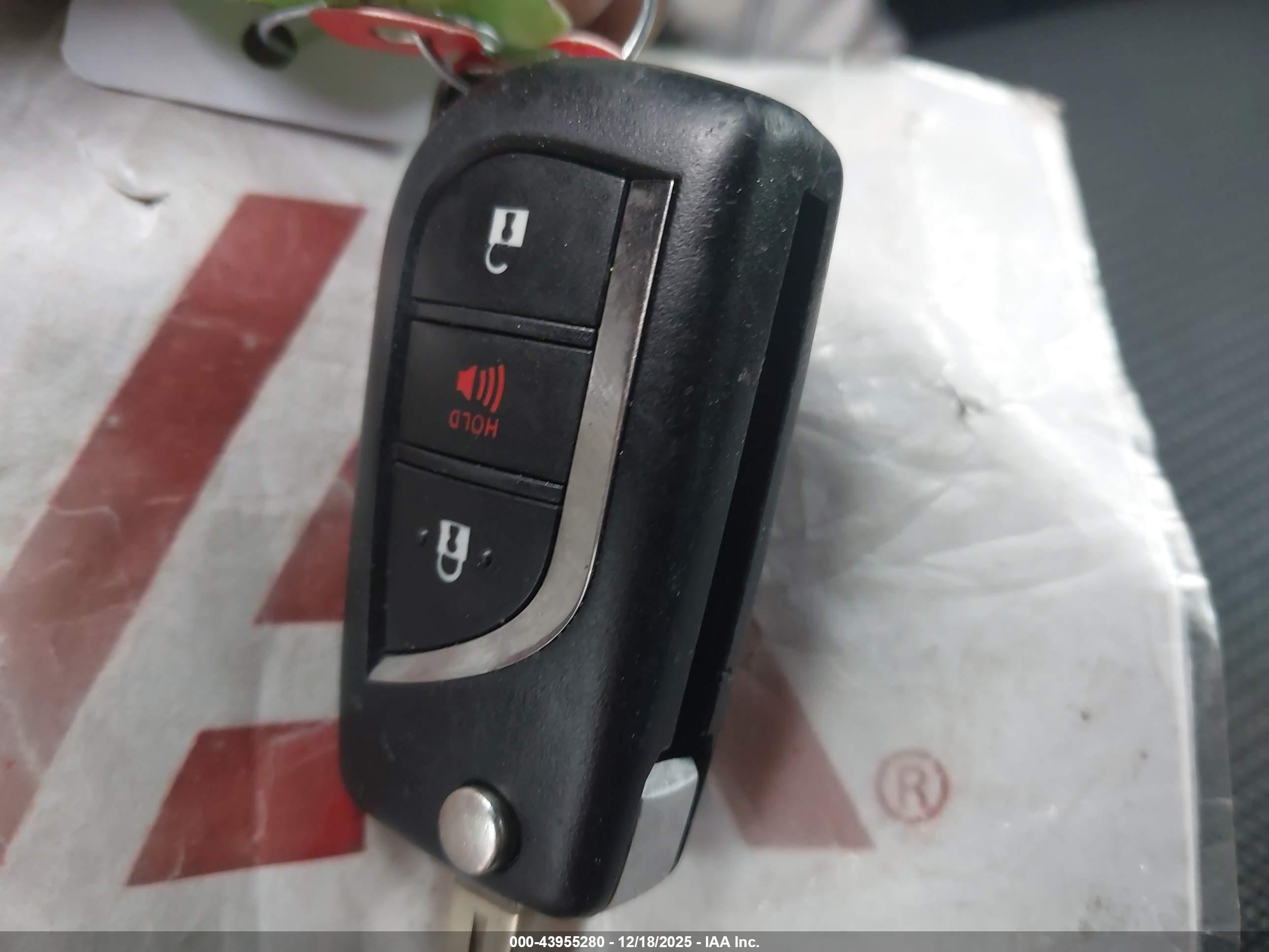 TOYOTA RAV4 image 11