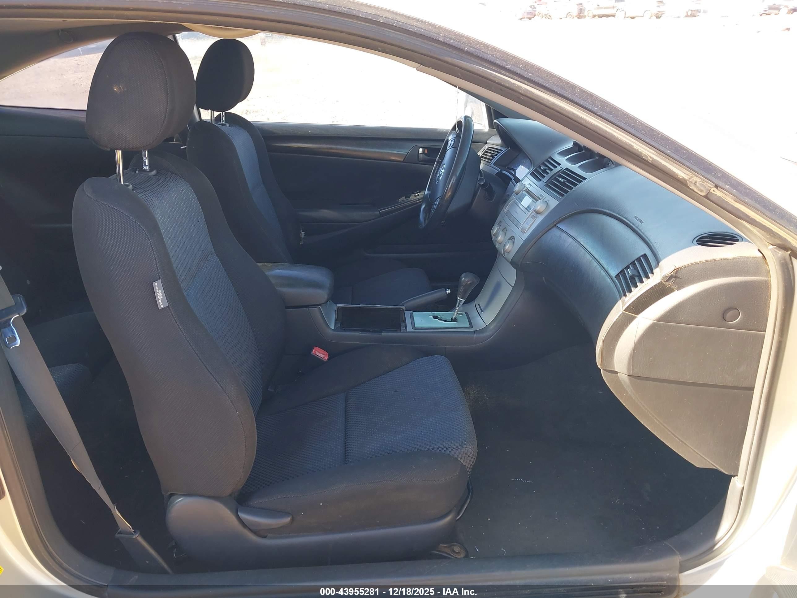 TOYOTA CAMRY image 5