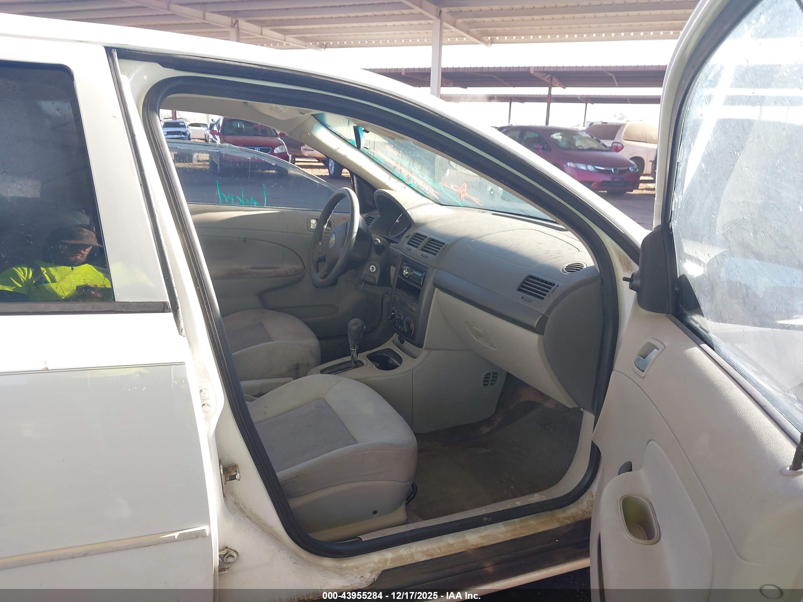 CHEVROLET COBALT image 5