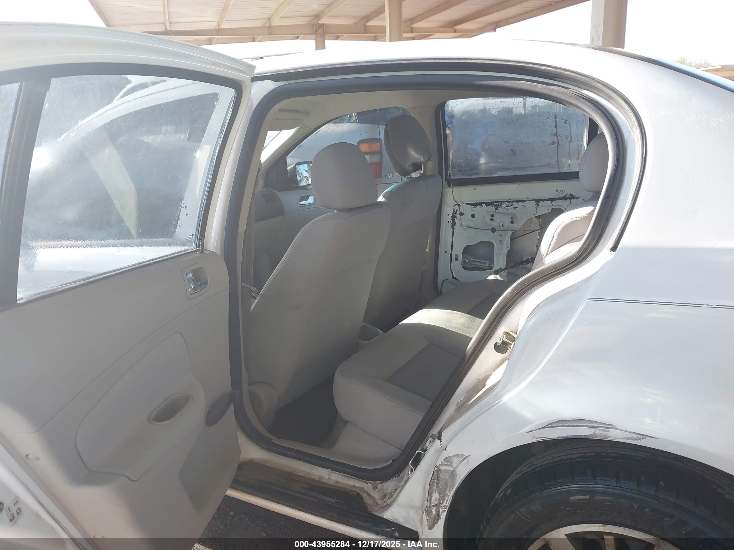 CHEVROLET COBALT image 8