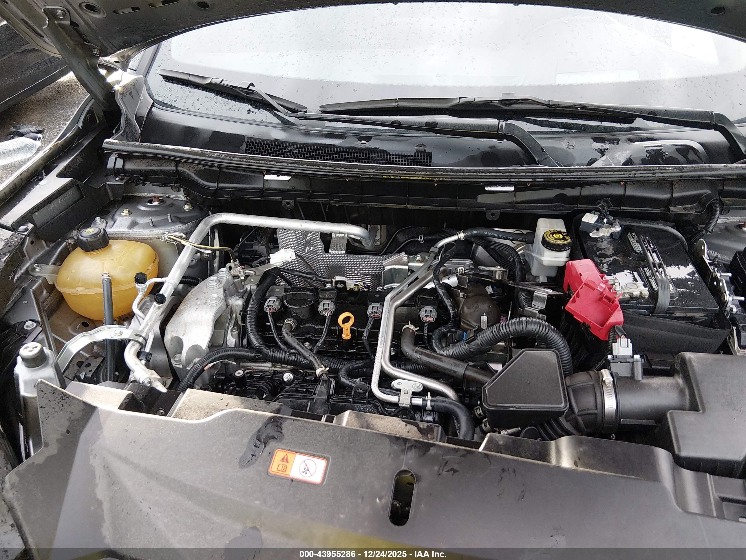 MITSUBISHI OUTLANDER image 10