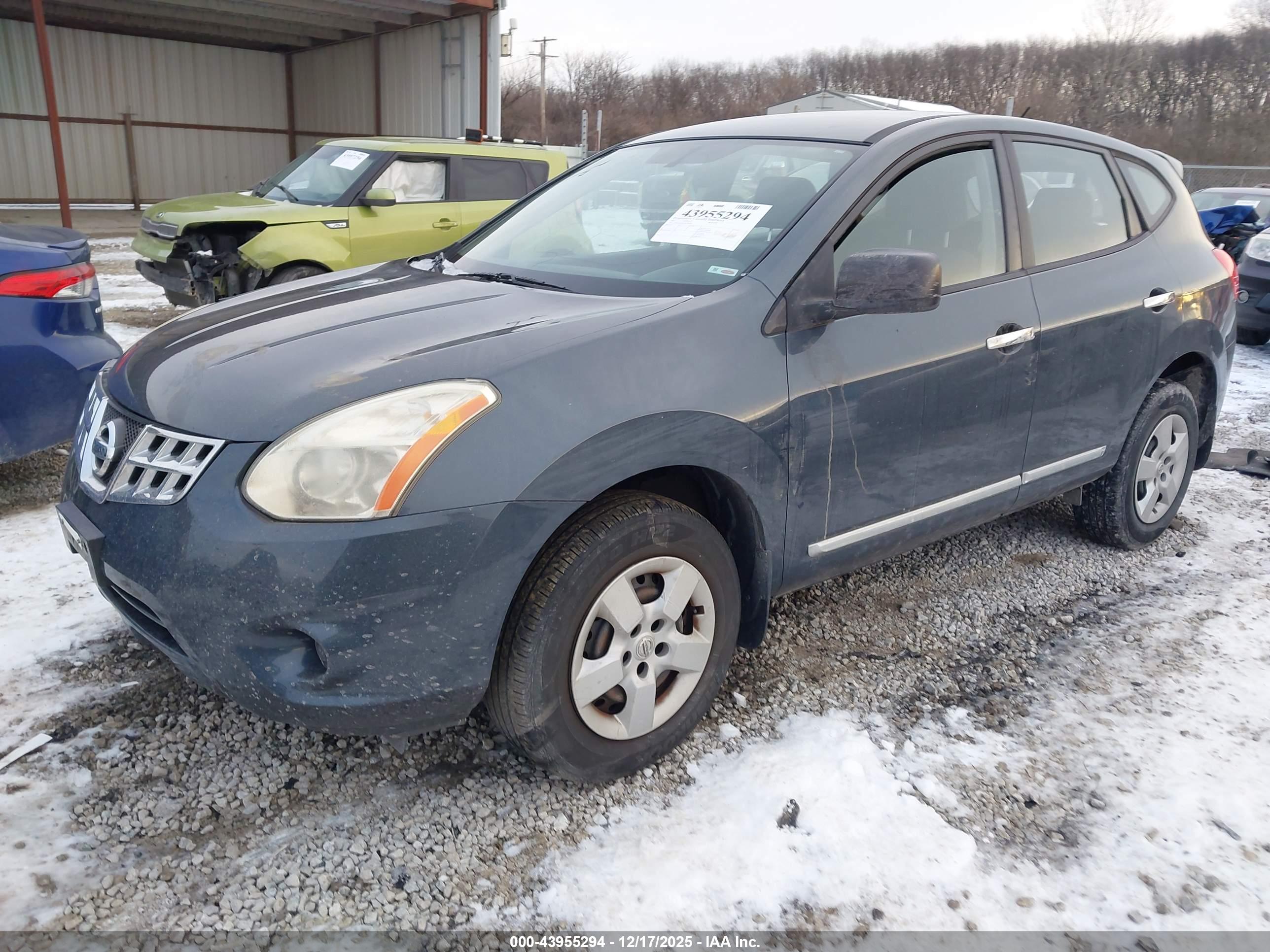 NISSAN ROGUE image 2