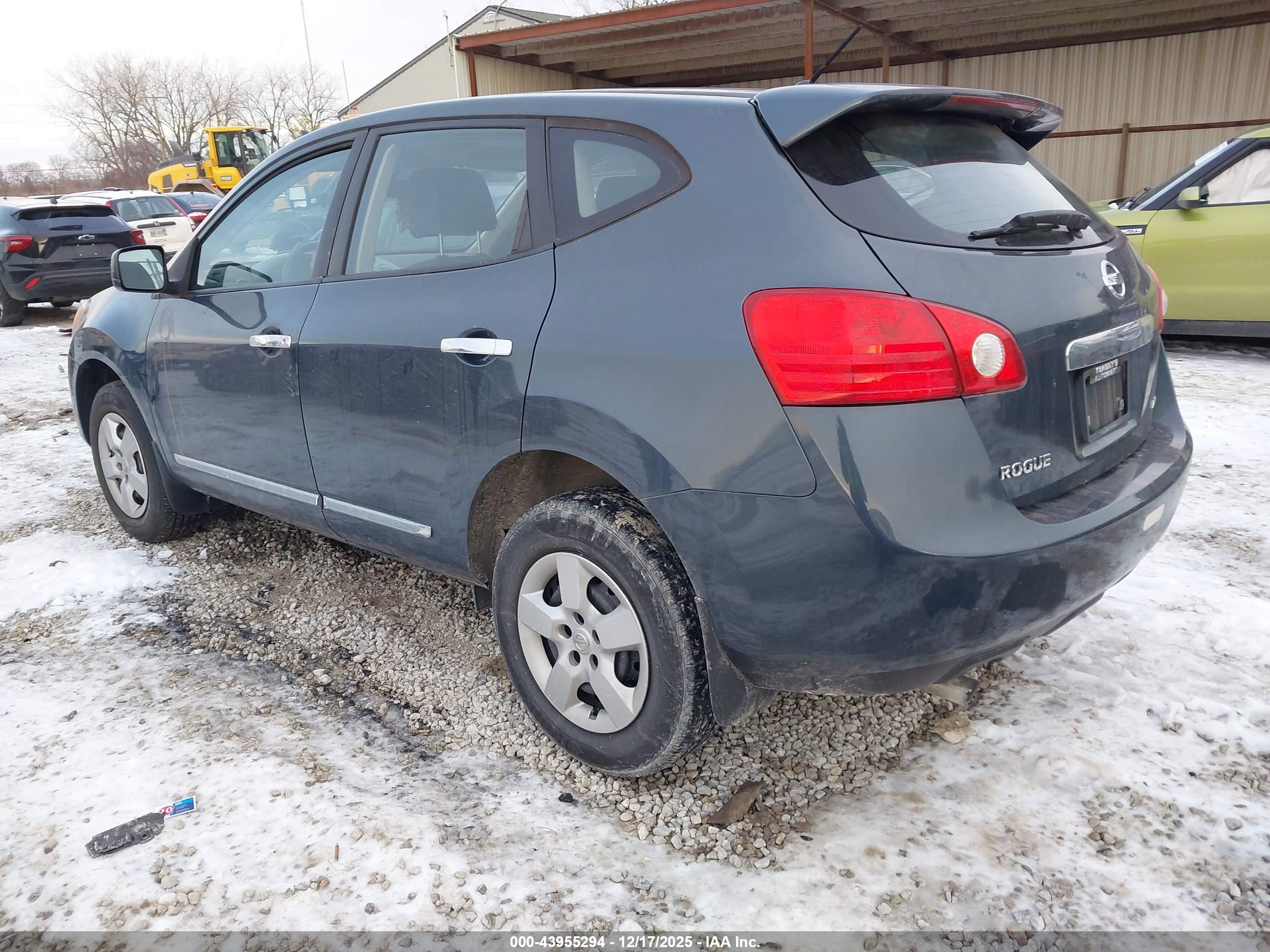NISSAN ROGUE image 3