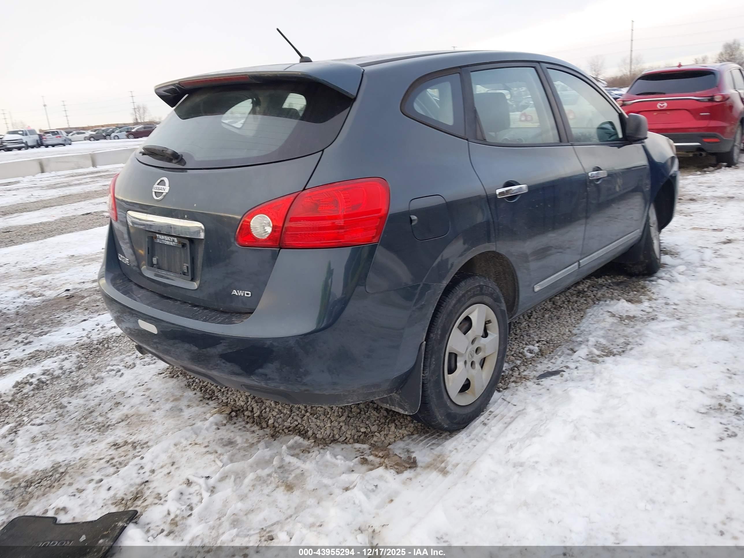 NISSAN ROGUE image 4