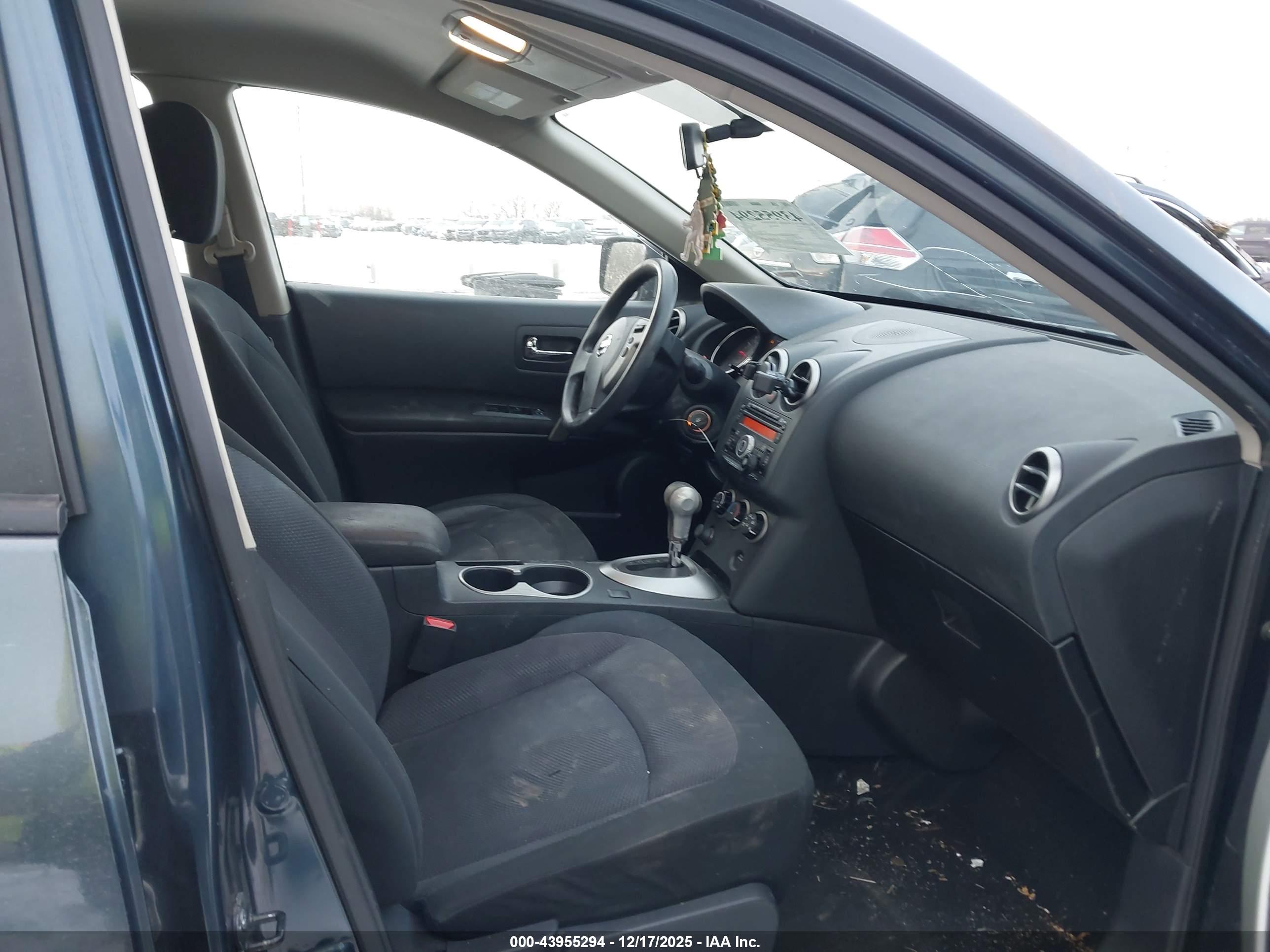 NISSAN ROGUE image 5