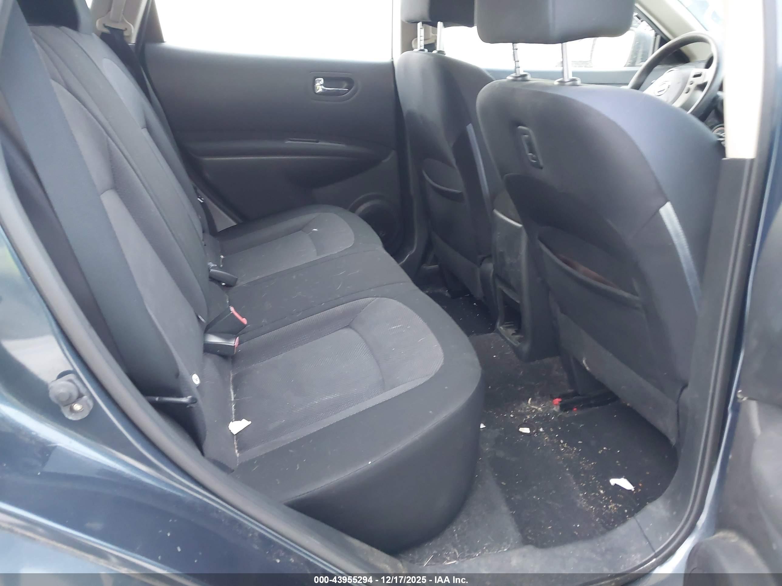 NISSAN ROGUE image 8