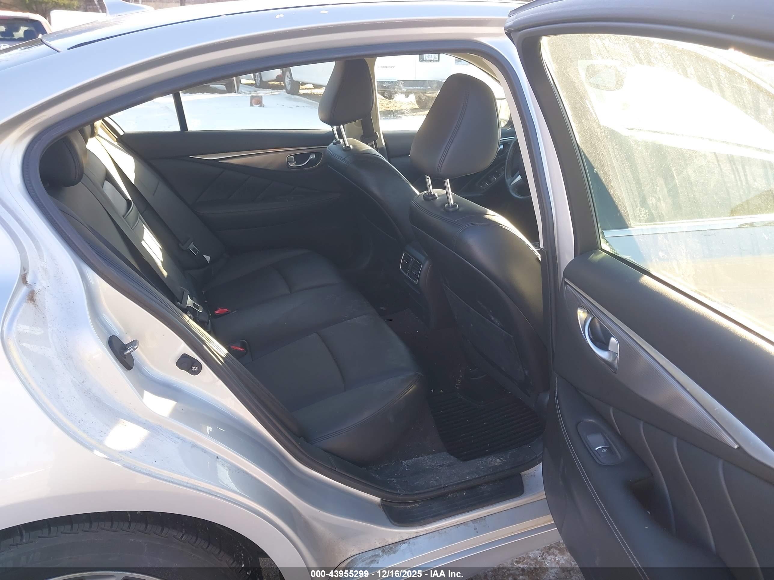 INFINITI Q50 image 8