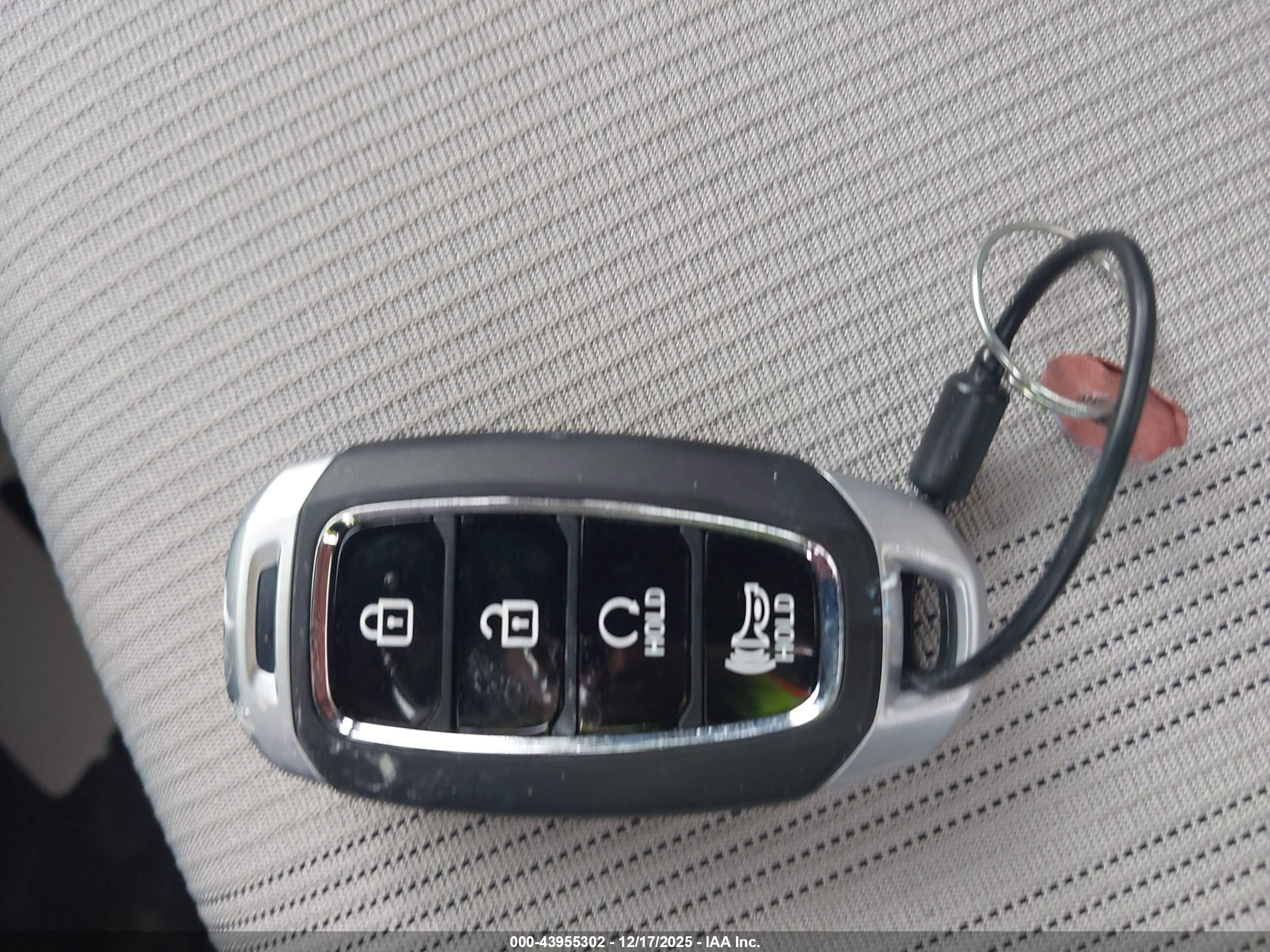 HYUNDAI VENUE image 11