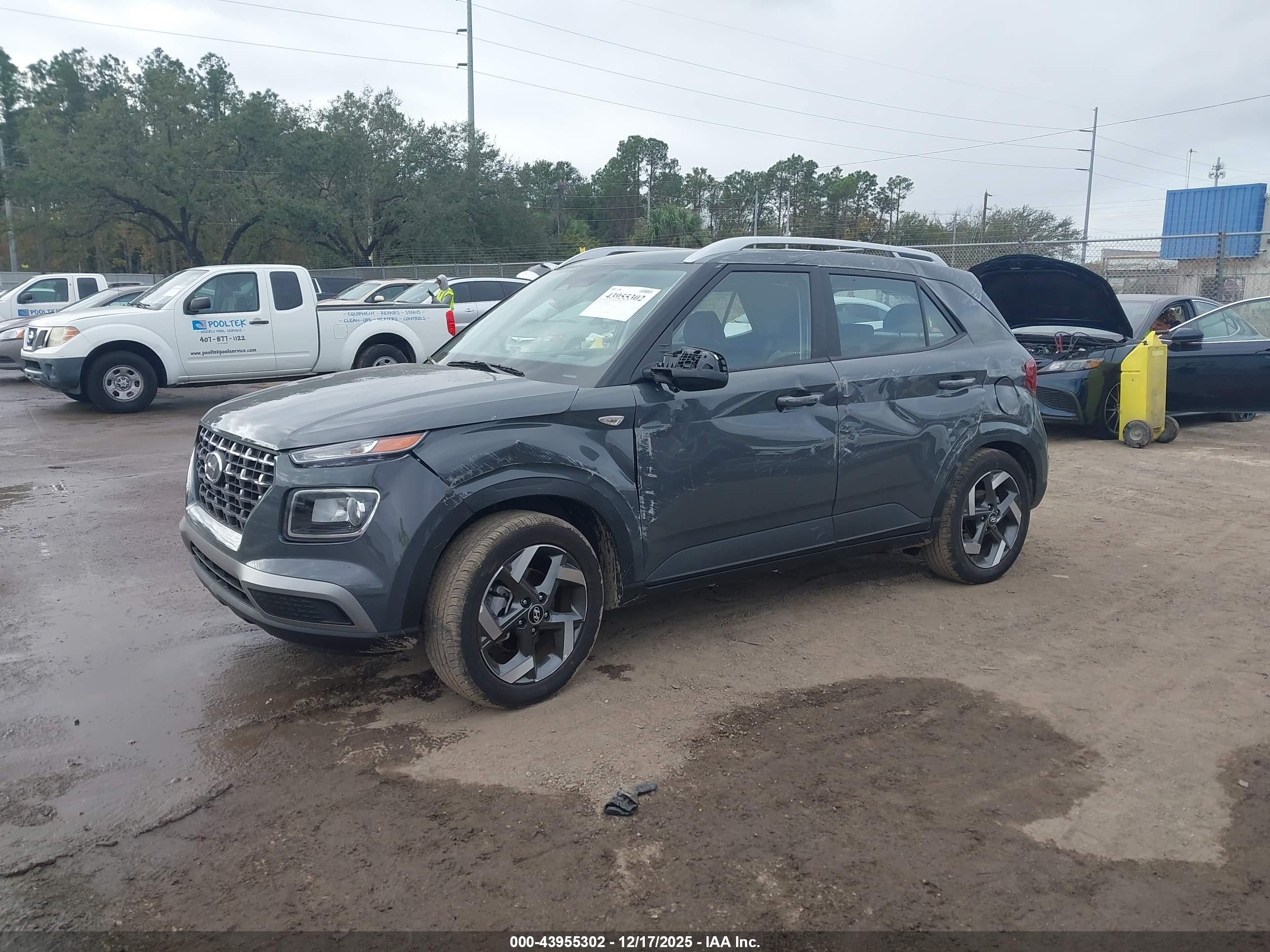 HYUNDAI VENUE image 2