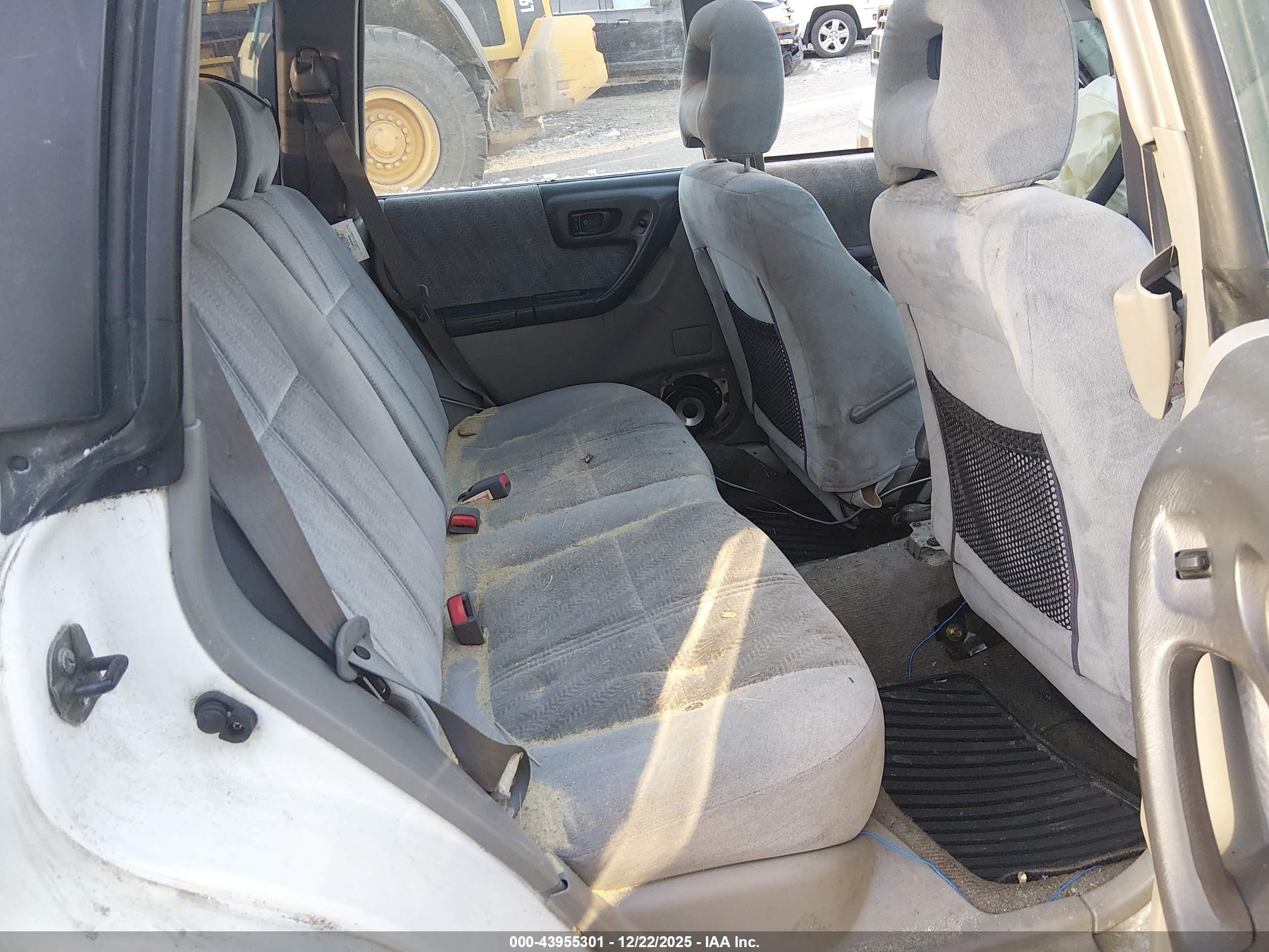 SUBARU FORESTER image 8