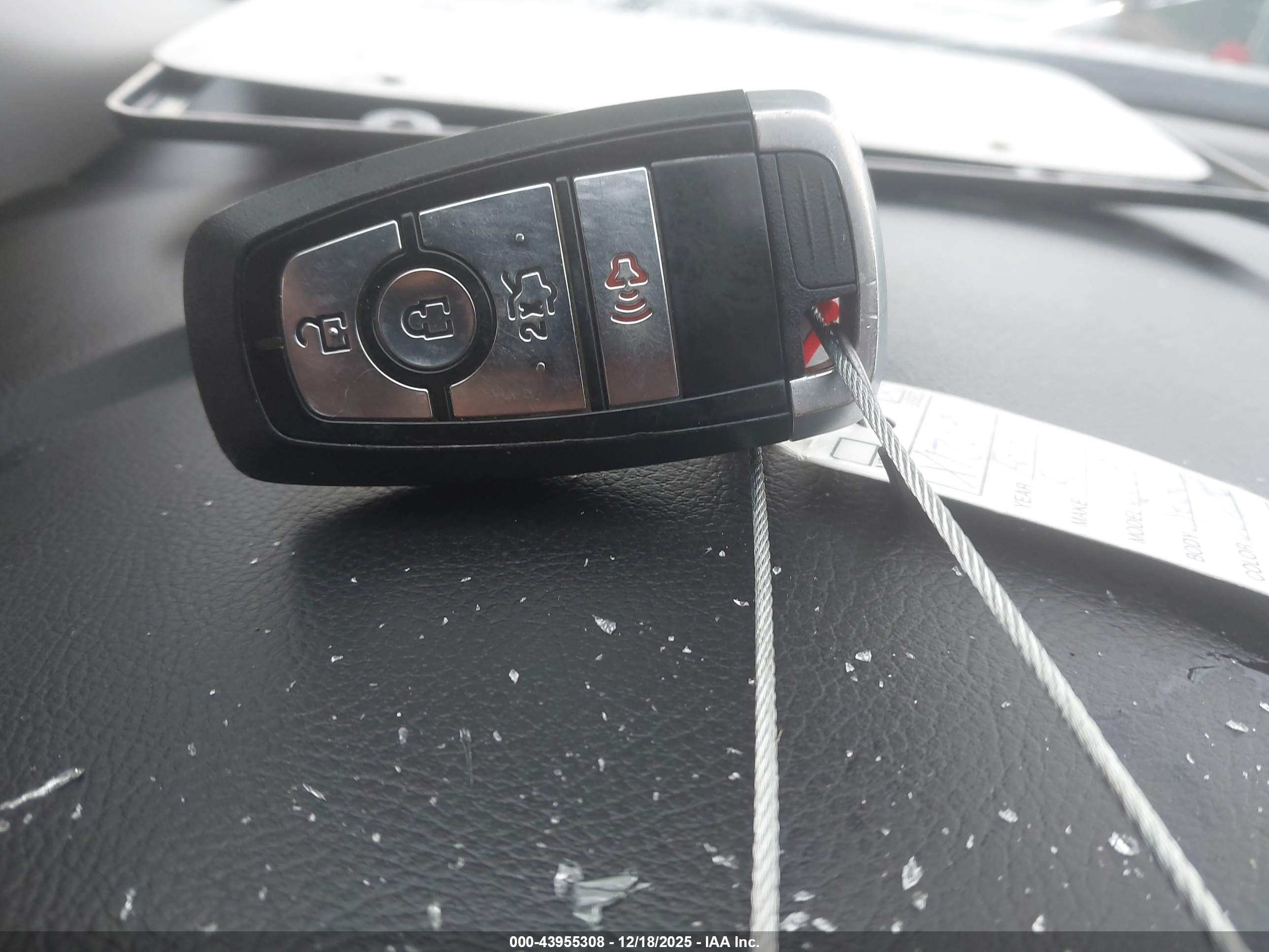 FORD FUSION image 11