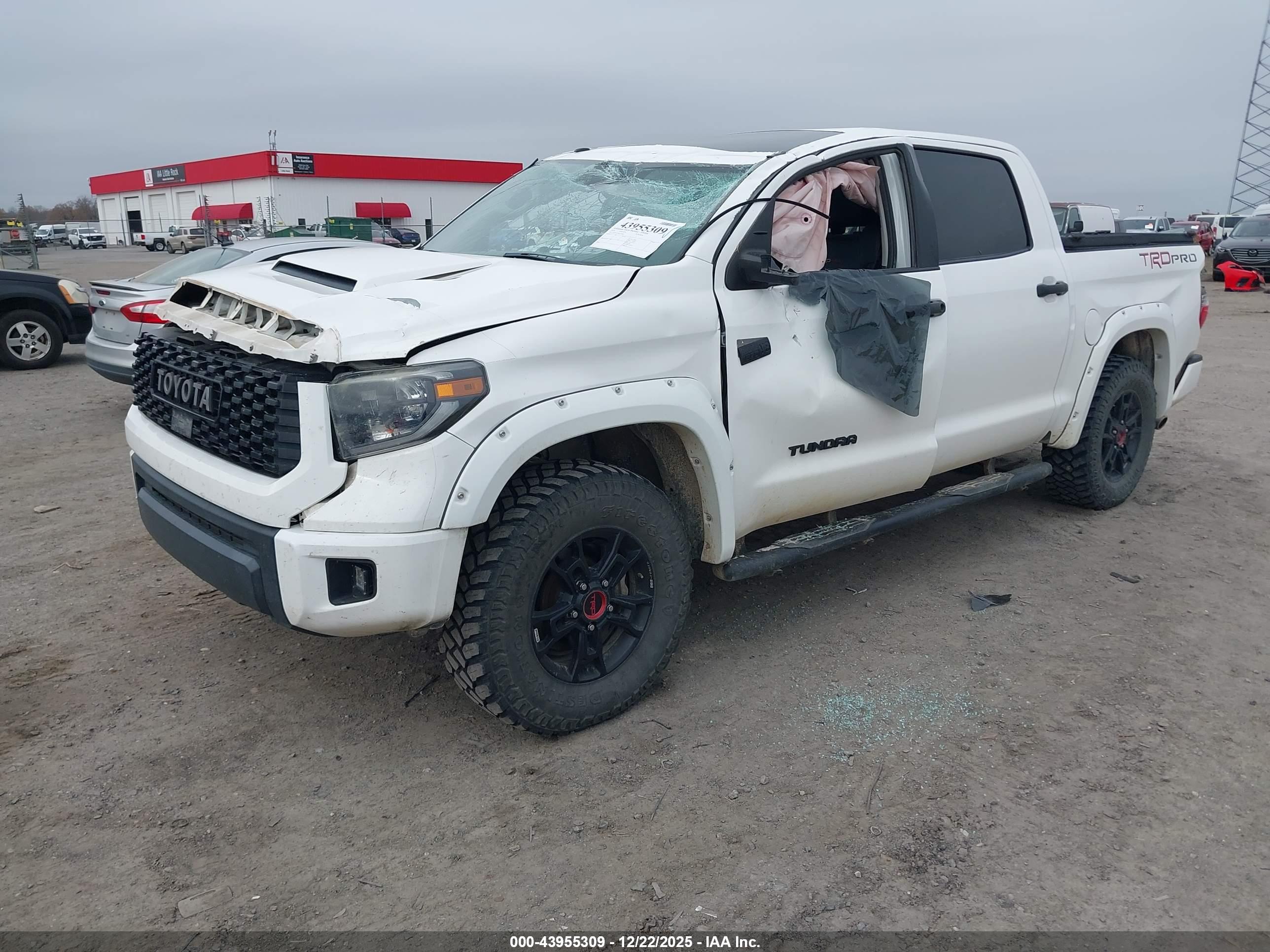 TOYOTA TUNDRA image 2
