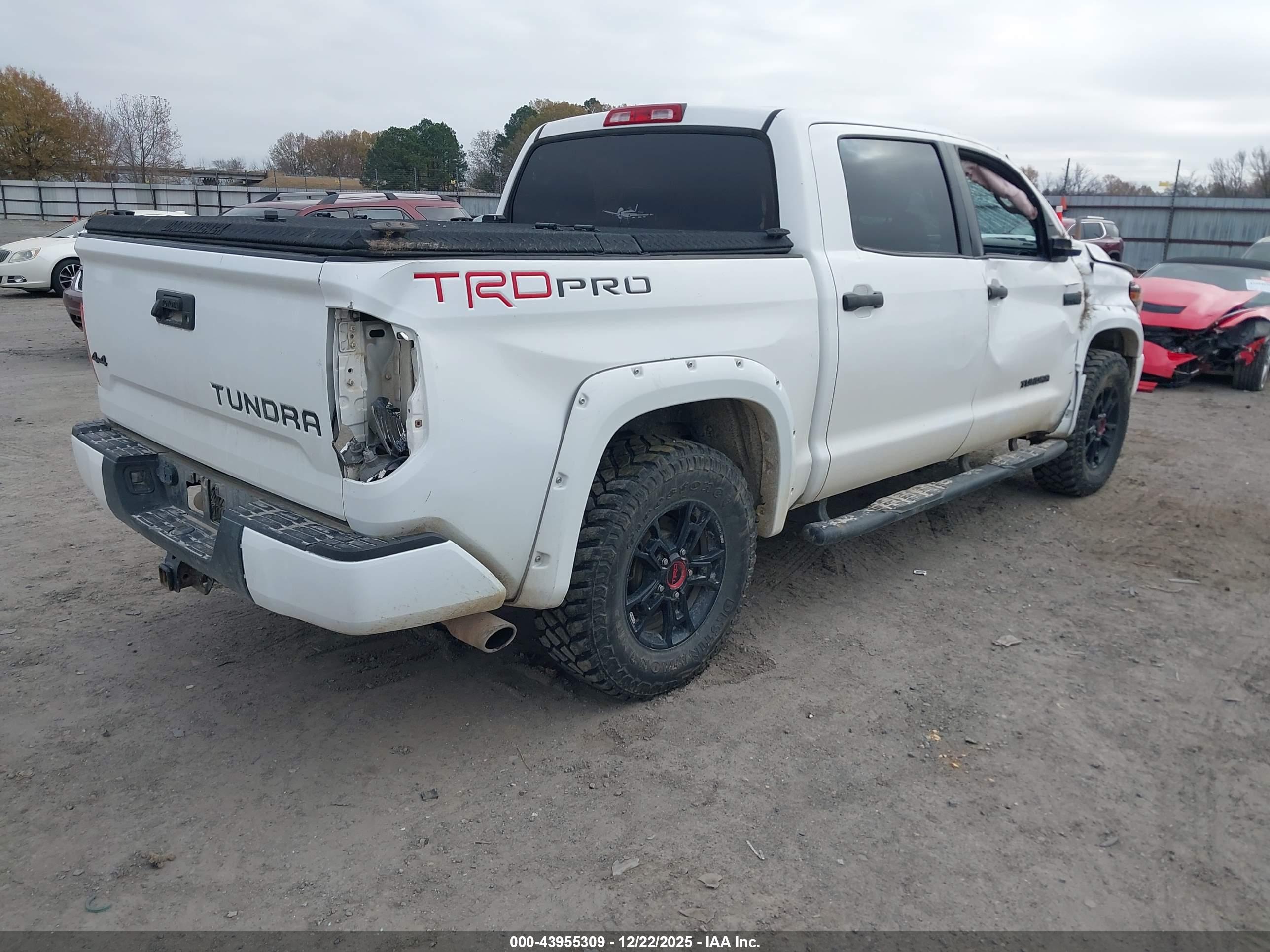 TOYOTA TUNDRA image 4