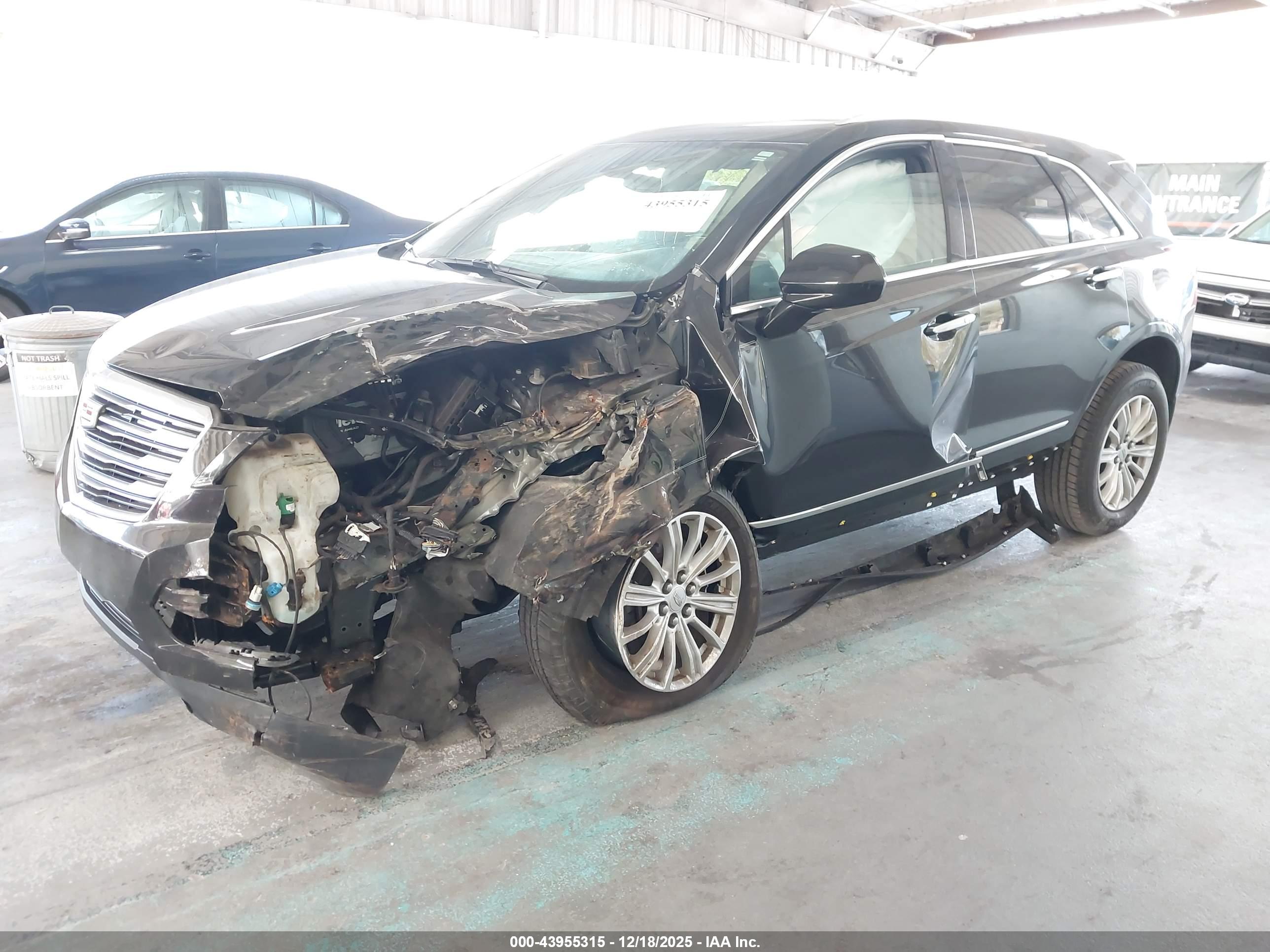 CADILLAC XT5 image 2