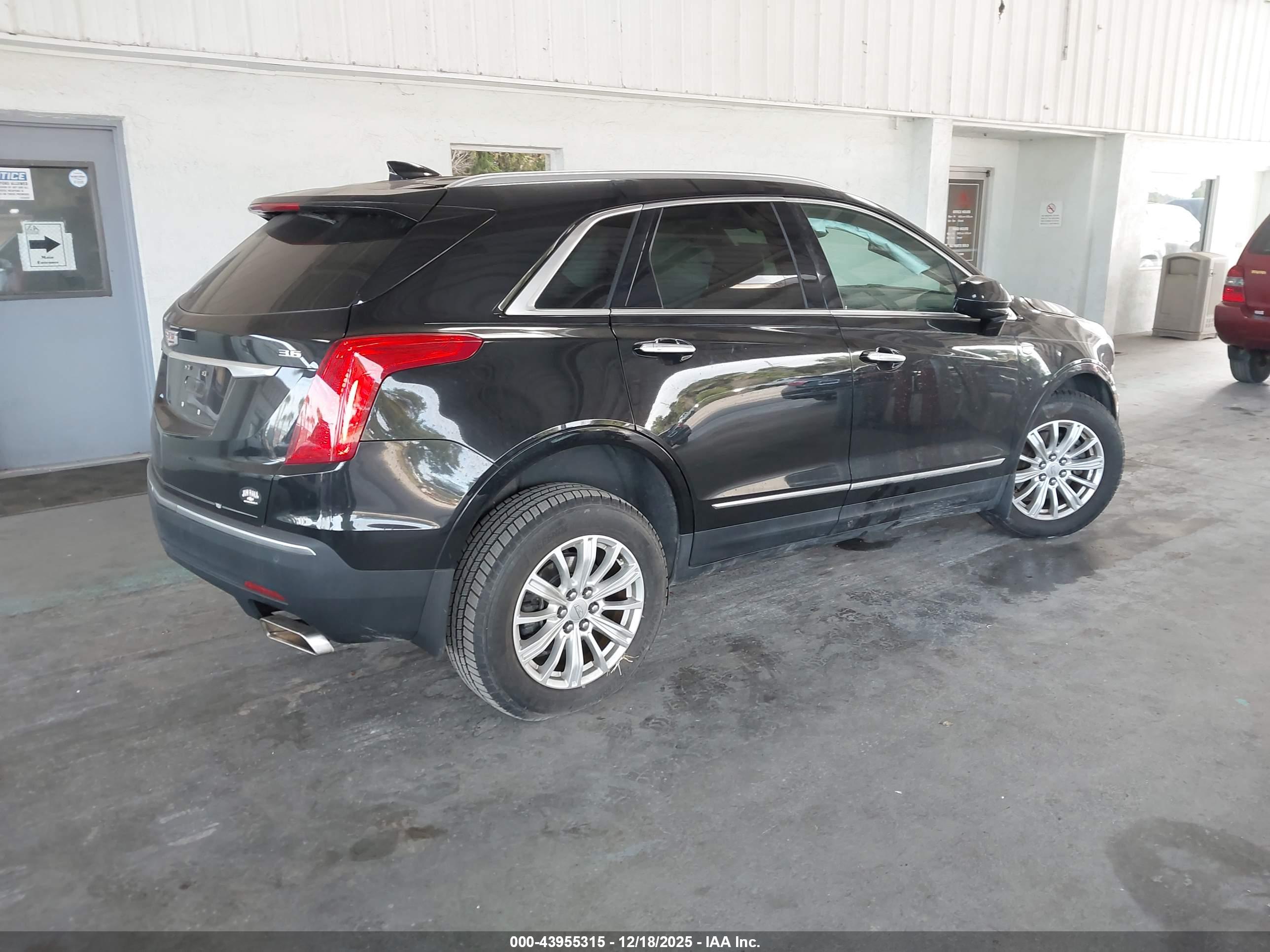 CADILLAC XT5 image 4
