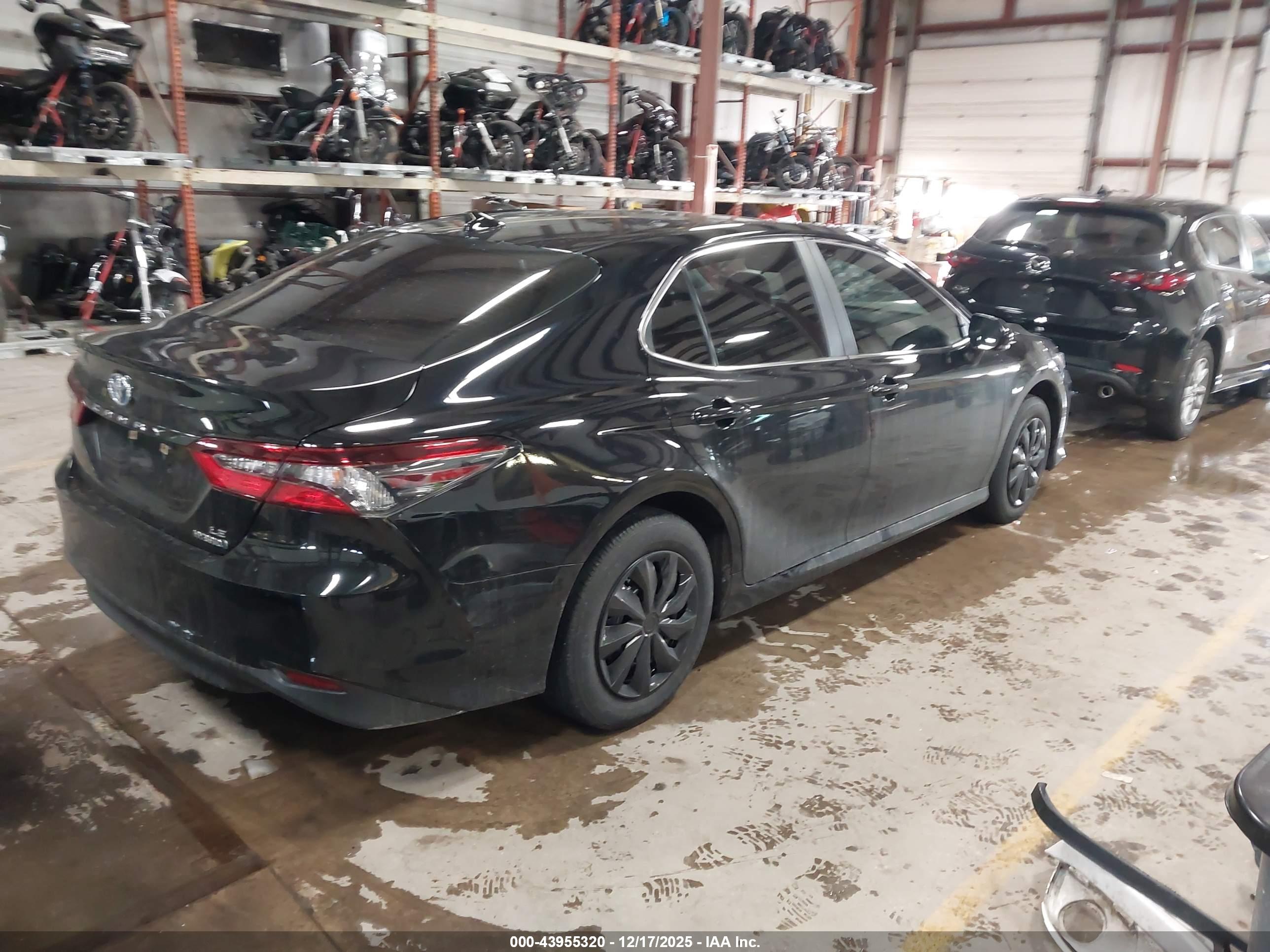 TOYOTA CAMRY image 4