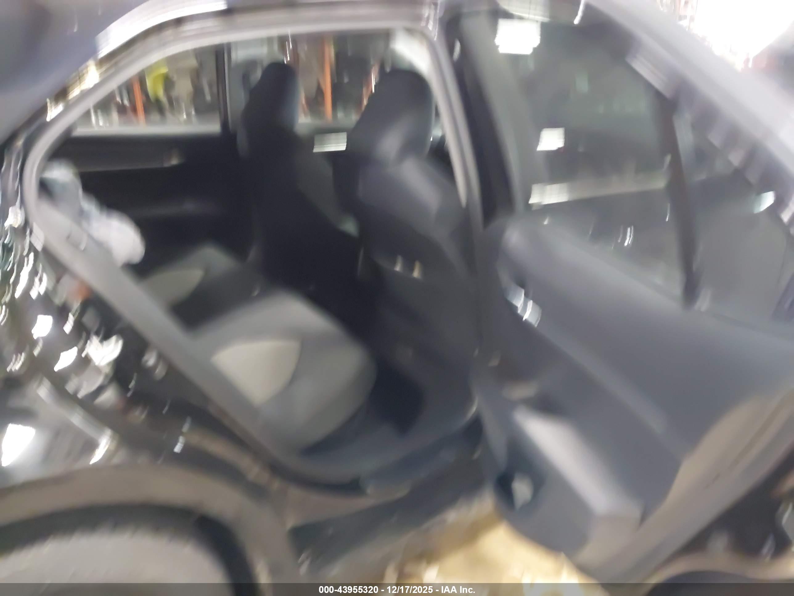 TOYOTA CAMRY image 8