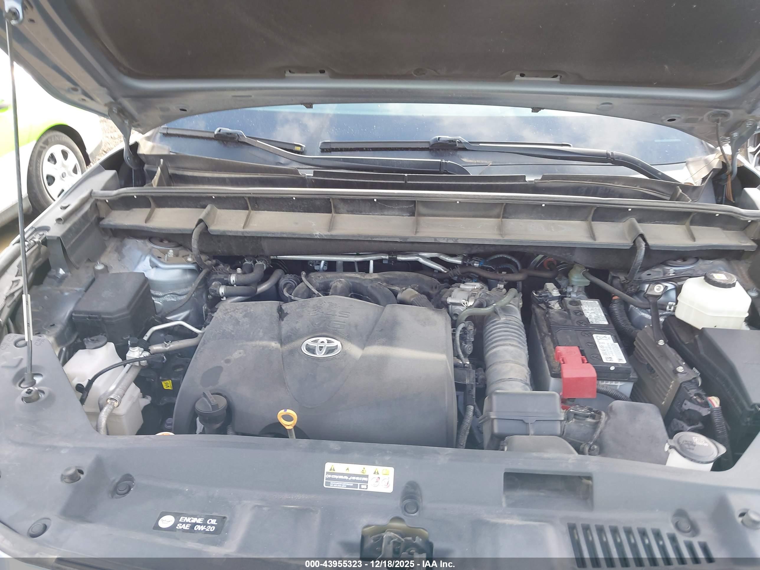 TOYOTA HIGHLANDER image 10