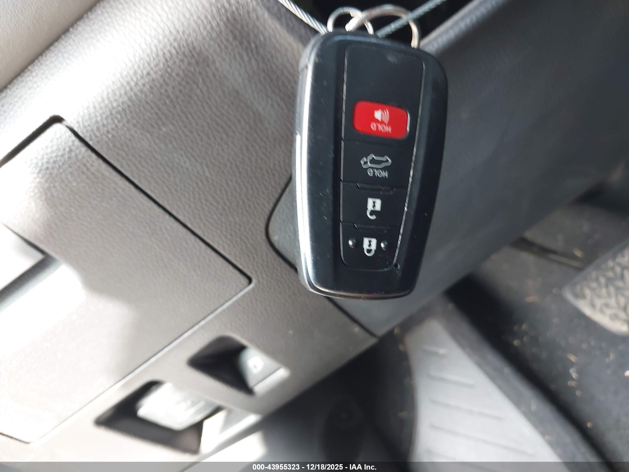 TOYOTA HIGHLANDER image 11