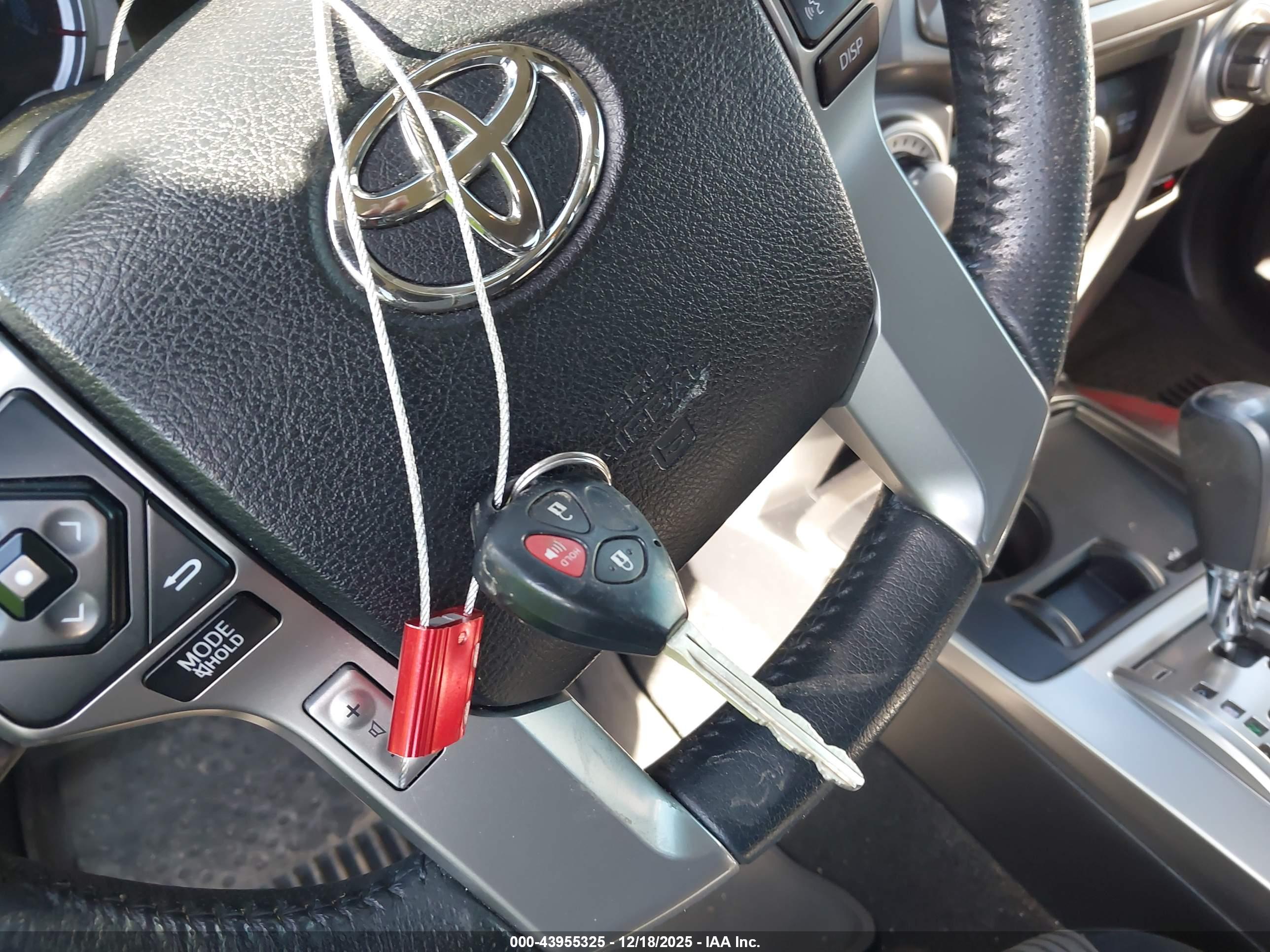 TOYOTA 4RUNNER image 11
