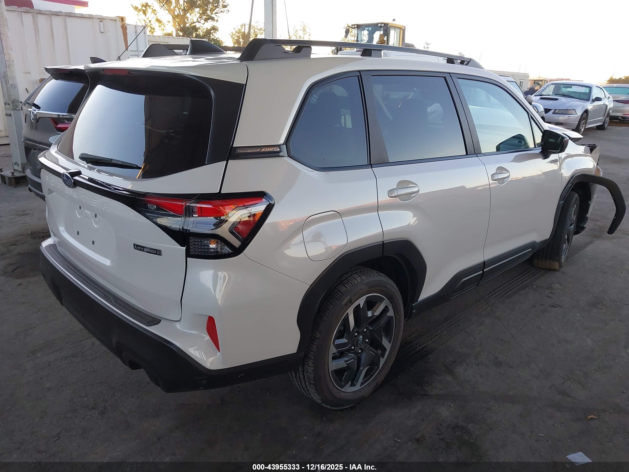 SUBARU FORESTER image 4