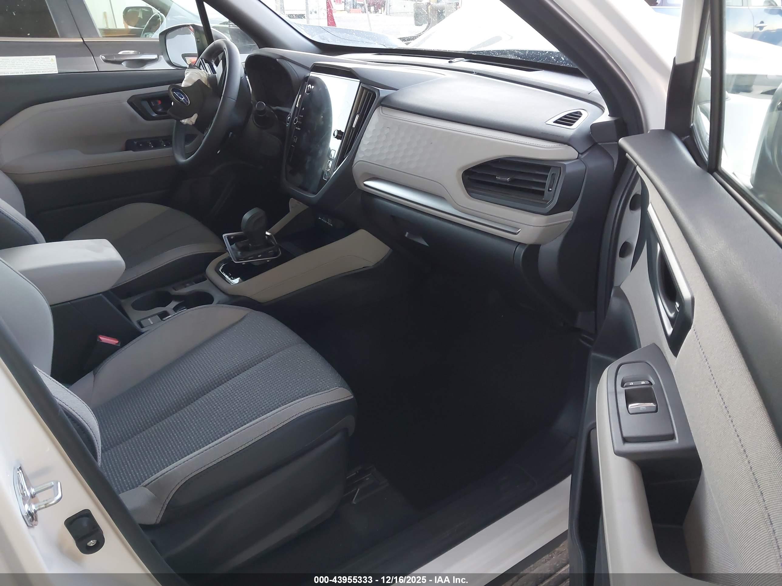 SUBARU FORESTER image 5