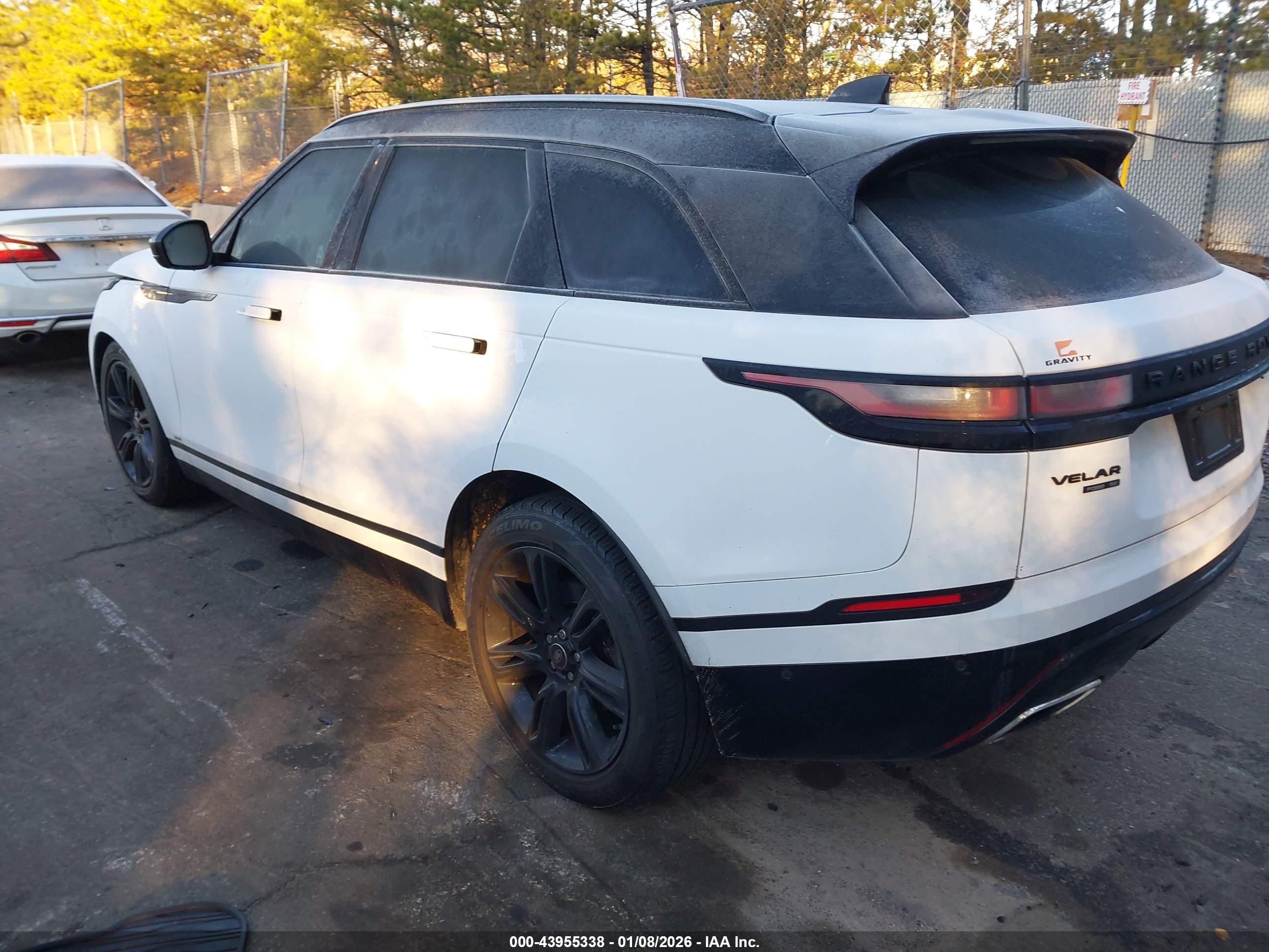 LAND ROVER image 3