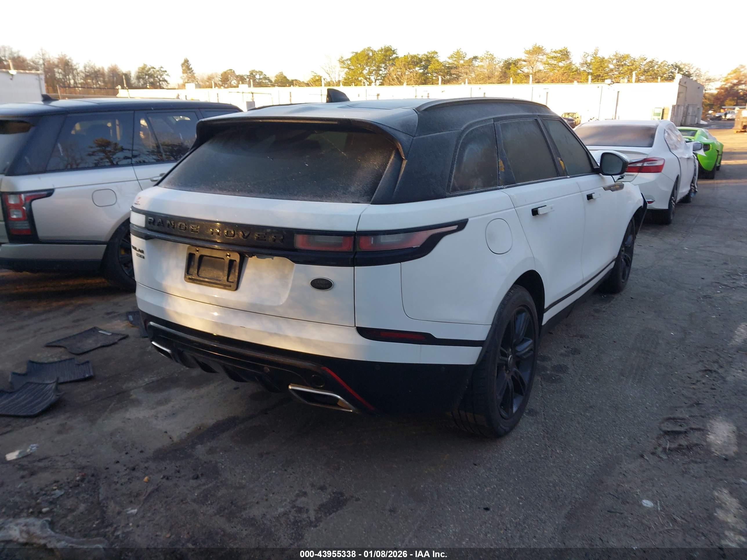 LAND ROVER image 4