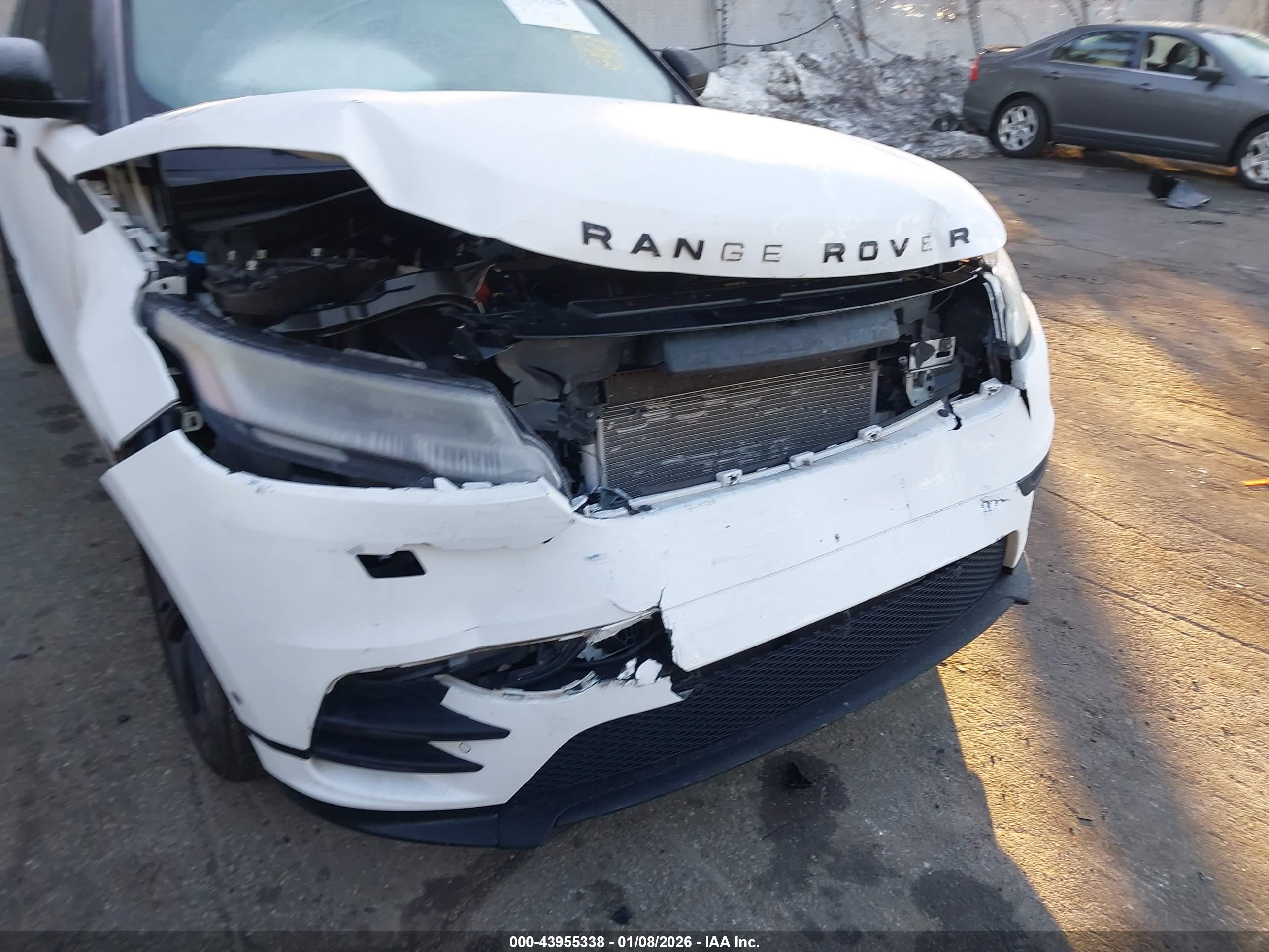 LAND ROVER image 6