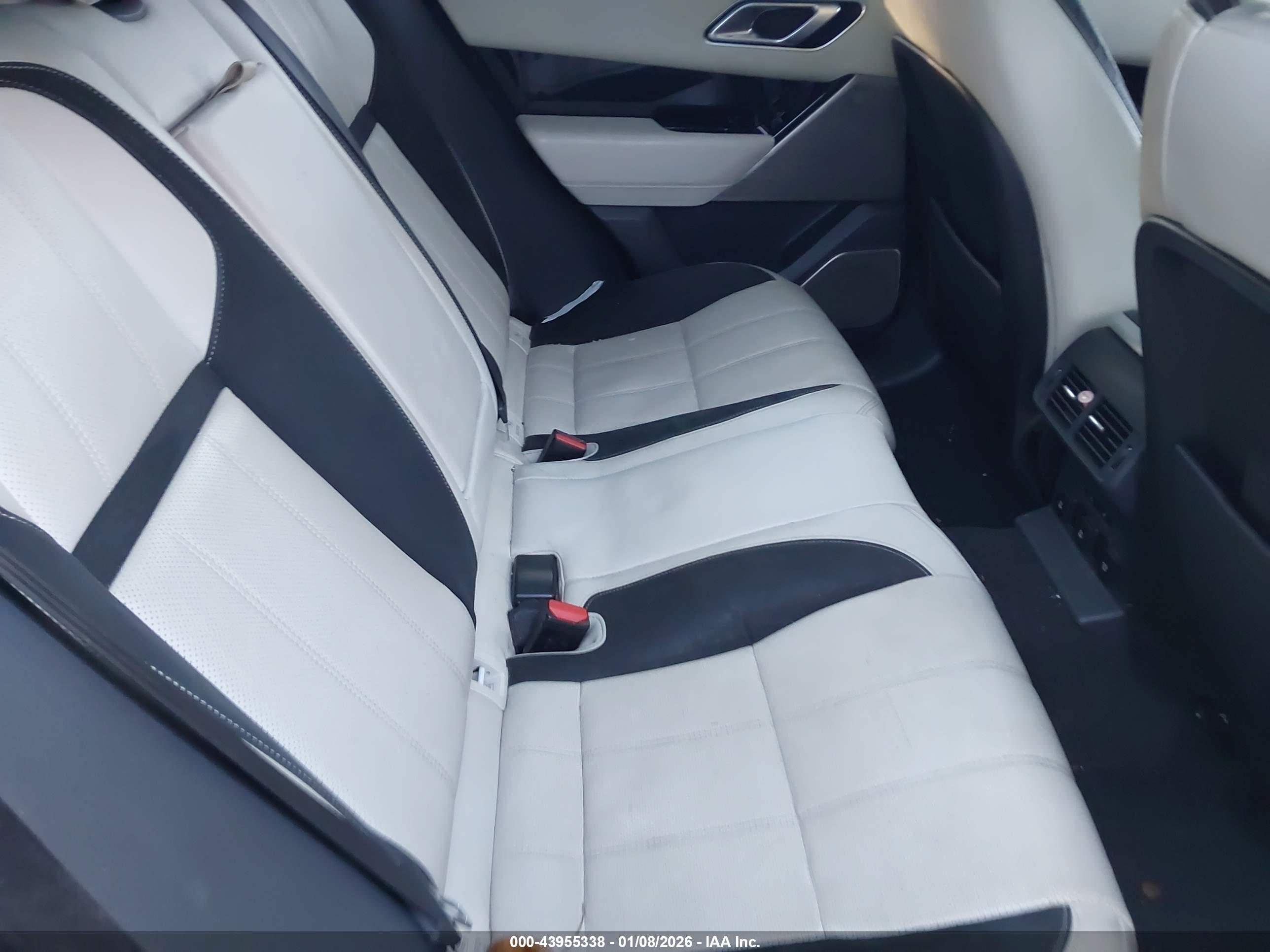 LAND ROVER image 8